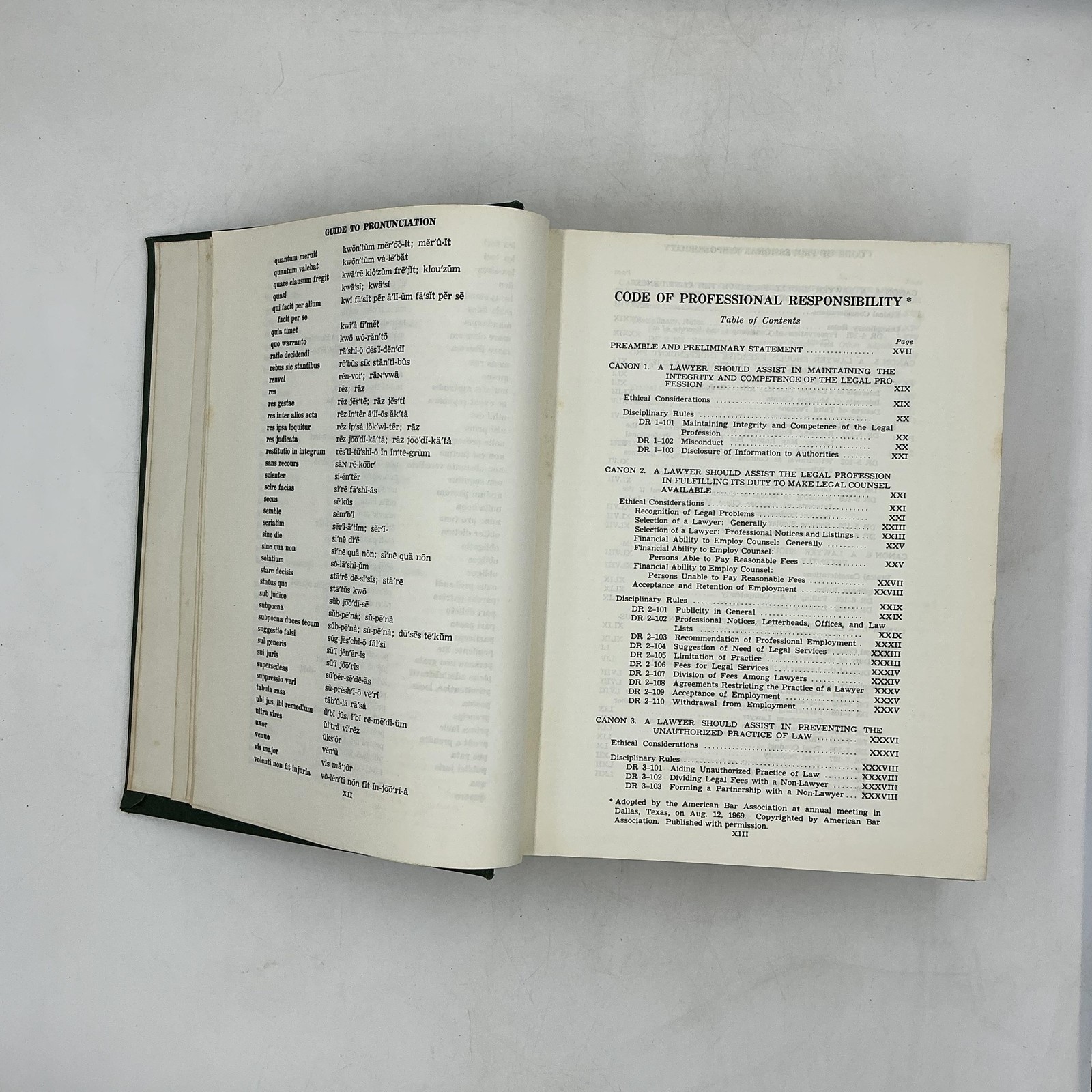 Vintage Black’s Law Dictionary With Pronunciations 4th Ed Green HC 1972 USA