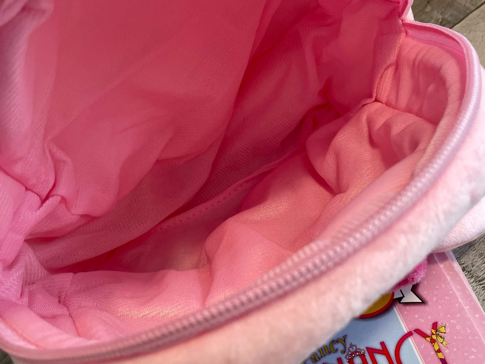 Girls I Can Read Phonics Meet Fancy Nancy 12 Books, Carry Pack & Book Marker