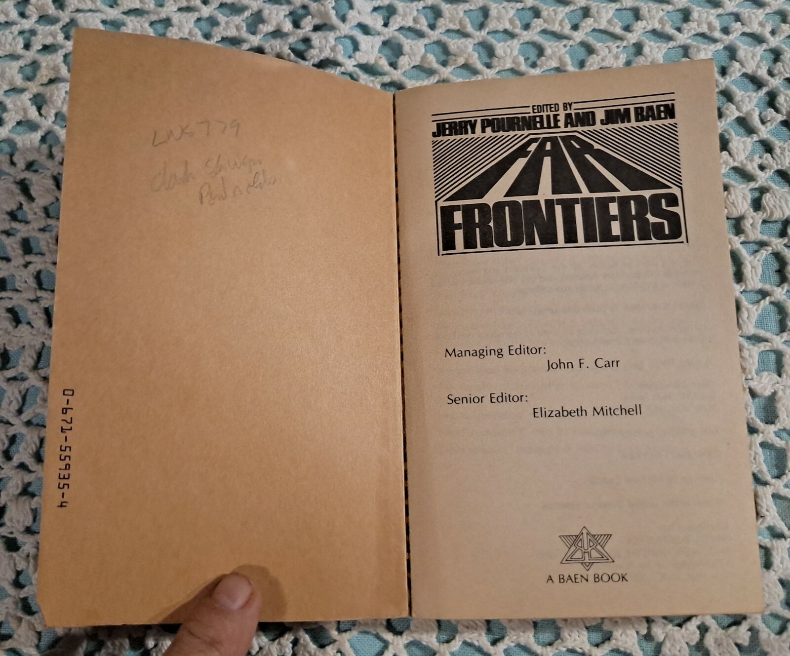 Far Frontiers, A Baen Book, Jan 1985 (1st Printing), vintage PB, 315 pages