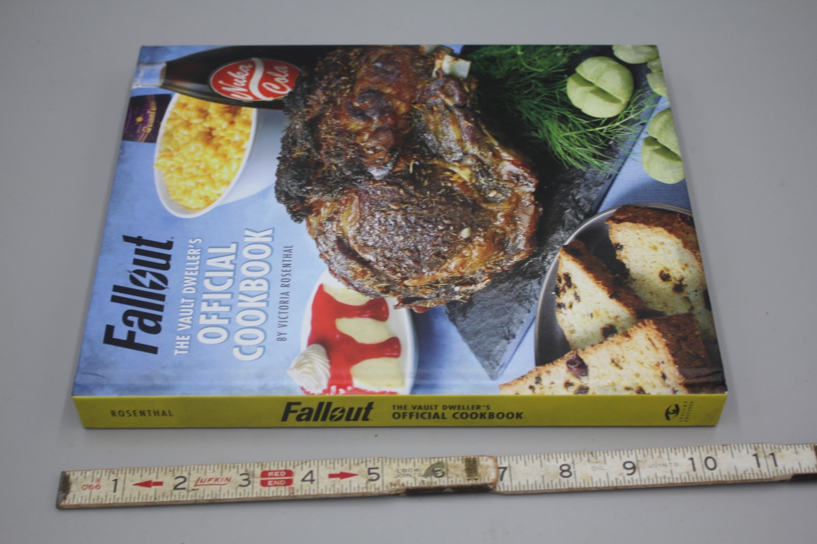 Fallout: The Vault Dwellers Official Cookbook Hardcover Chef Yummy Very Nice