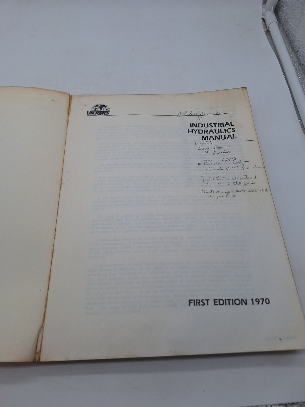 Vickers Industrial Hydraulics Manual, Technical Training Book,First Edition 1970