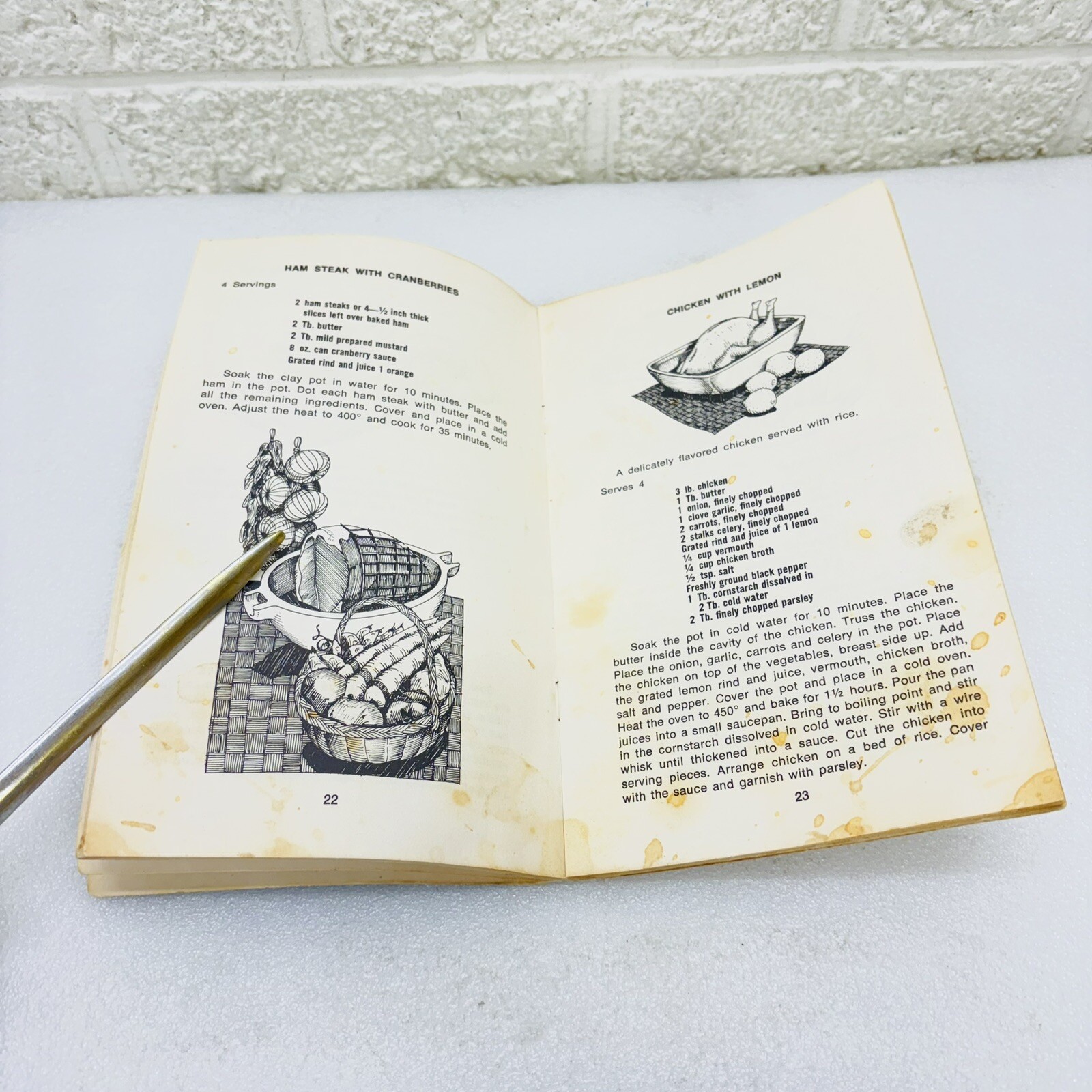 VTG‼ Cooking in Clay by Irena Chalmers 1974 Booklet Potpourri Press • GUC‼