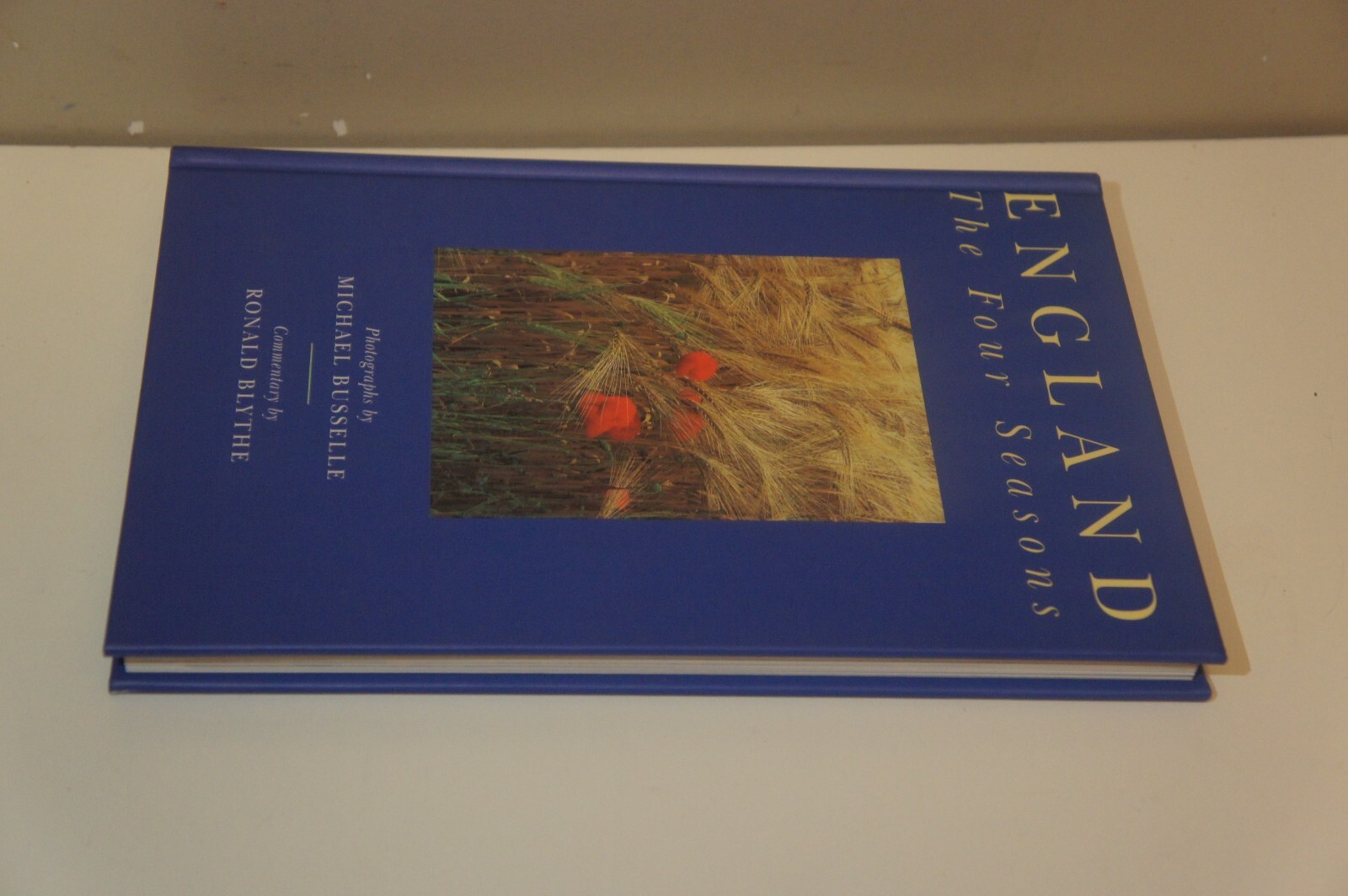 England: The Four Seasons by Busselle, Michael – Hardcover