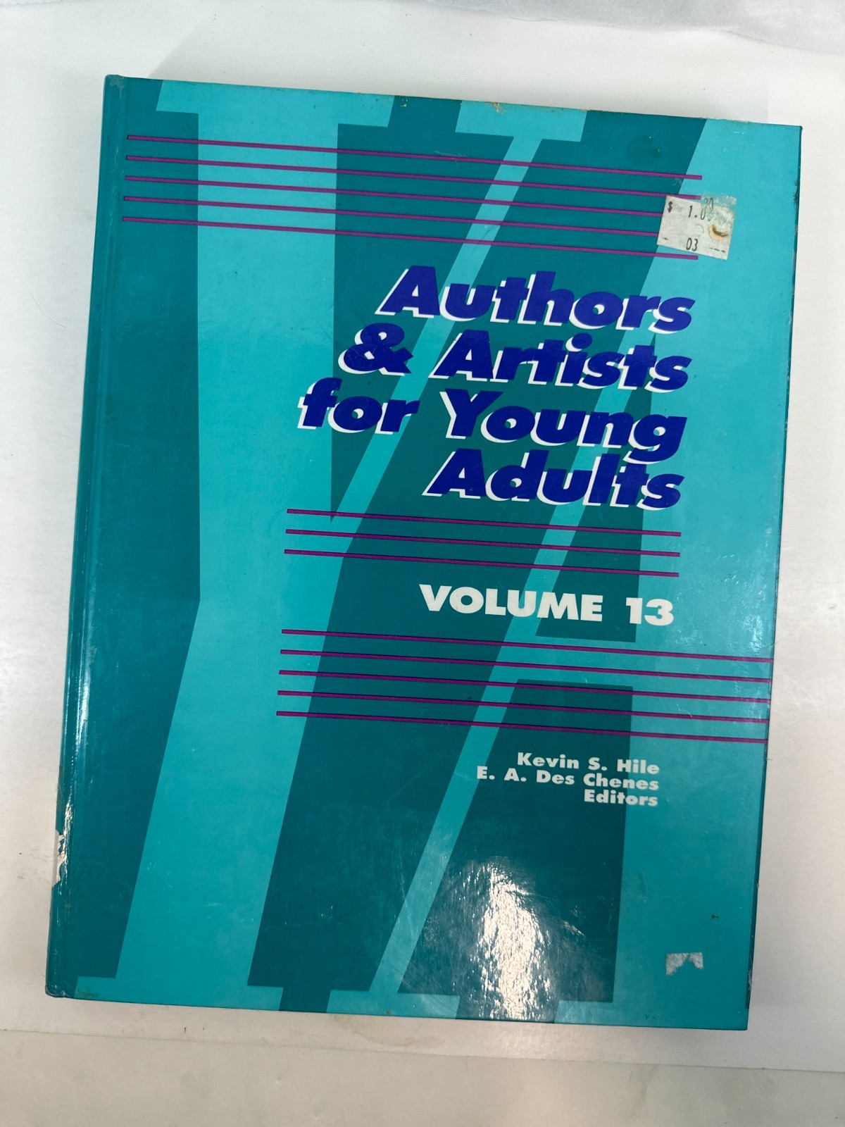 Authors and Artists for Young Adults Vol. 13 (1994, HC) Gale Reference