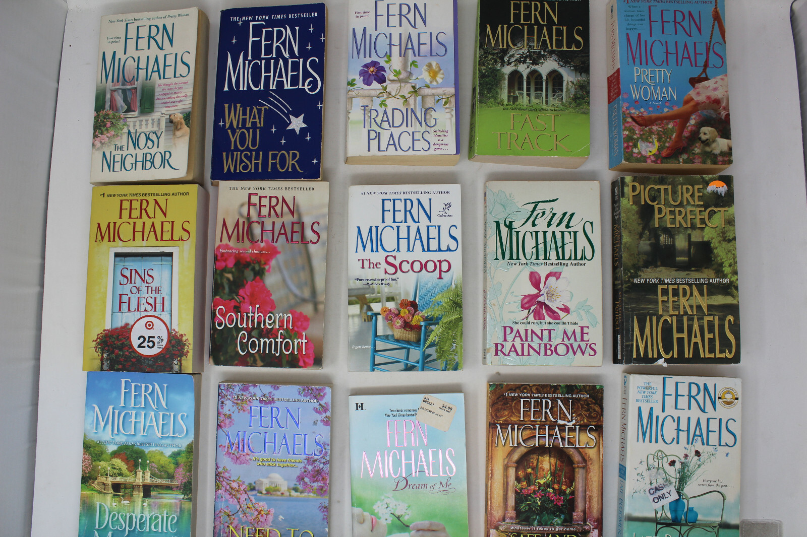 Lot of 10 Fern Michaels Paperback Books Random Mix – Free Shipping