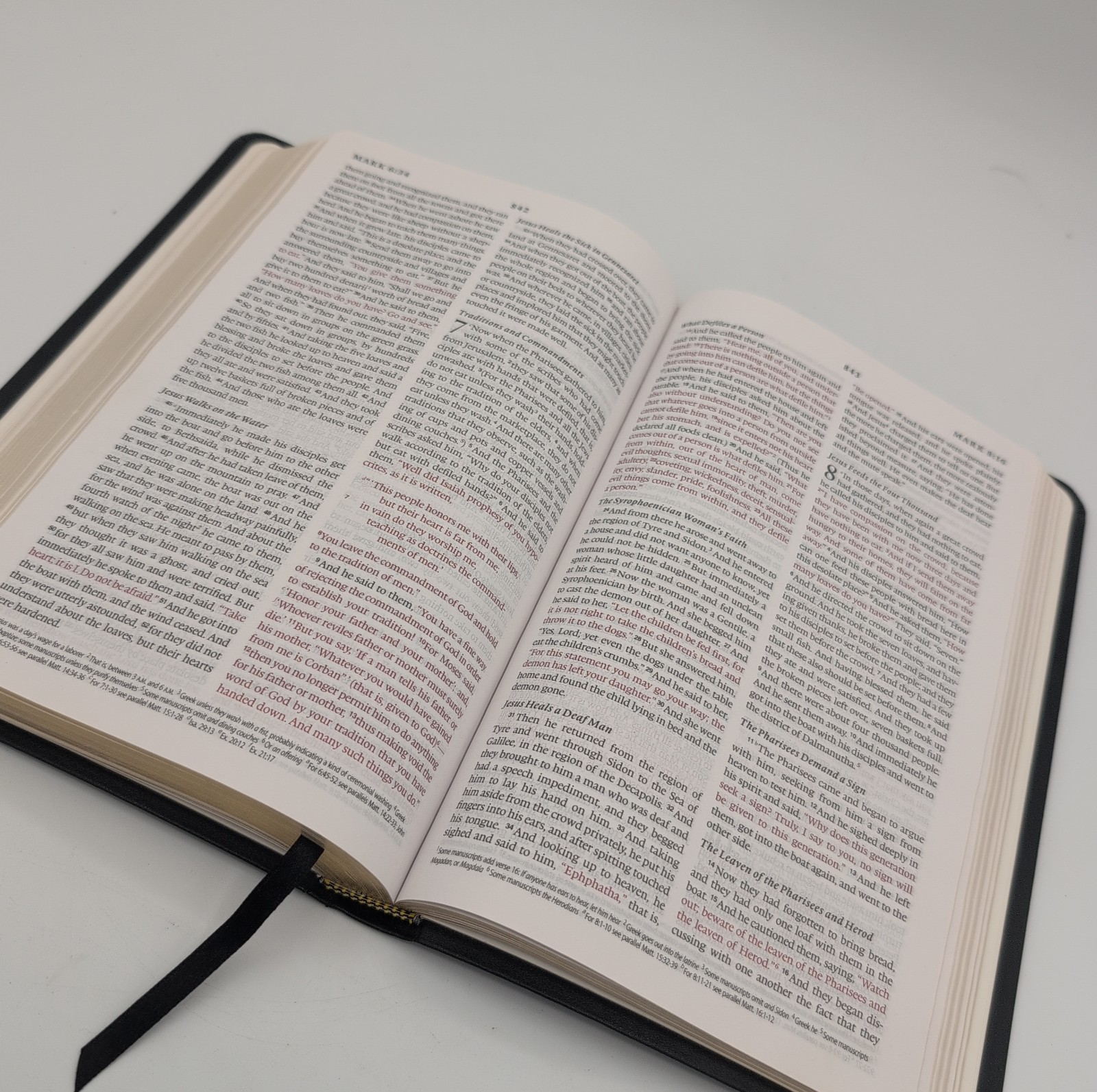 ESV Thinline Bible, Red Letter – Bonded Leather. (B)