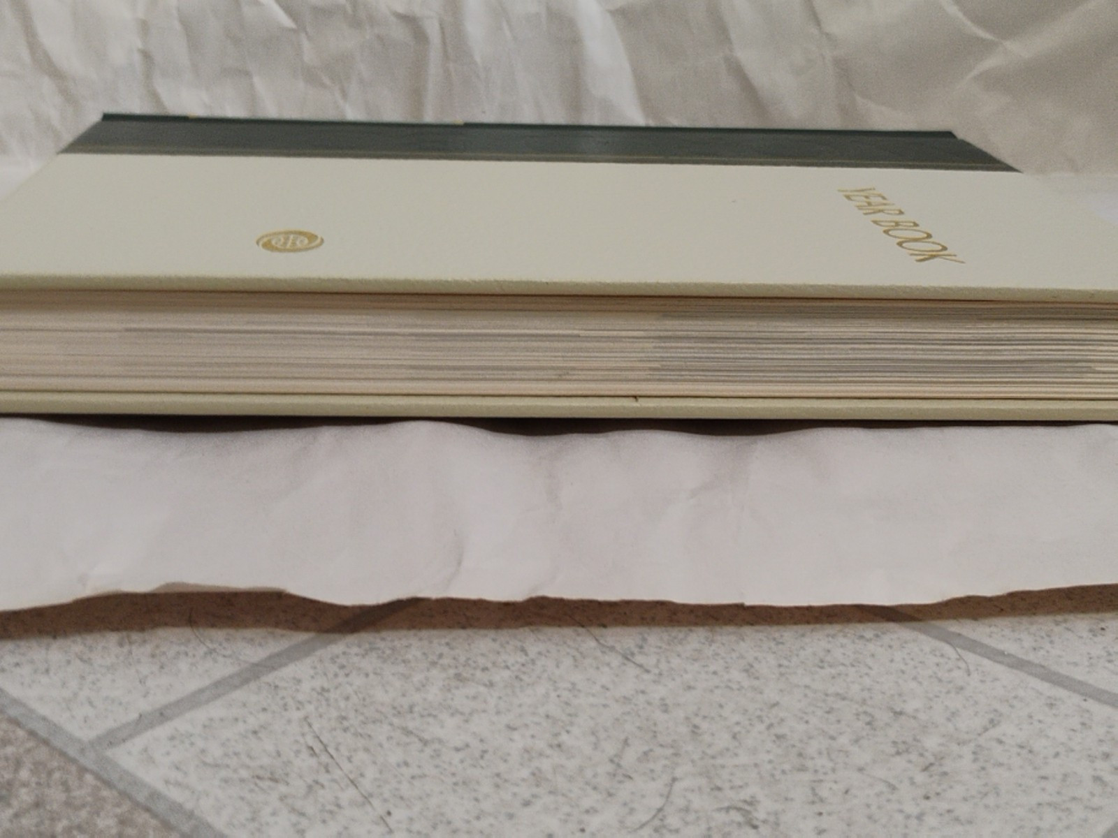 Vintage Almanac Encyclopedia The World Book Year Review of Events Dictionary