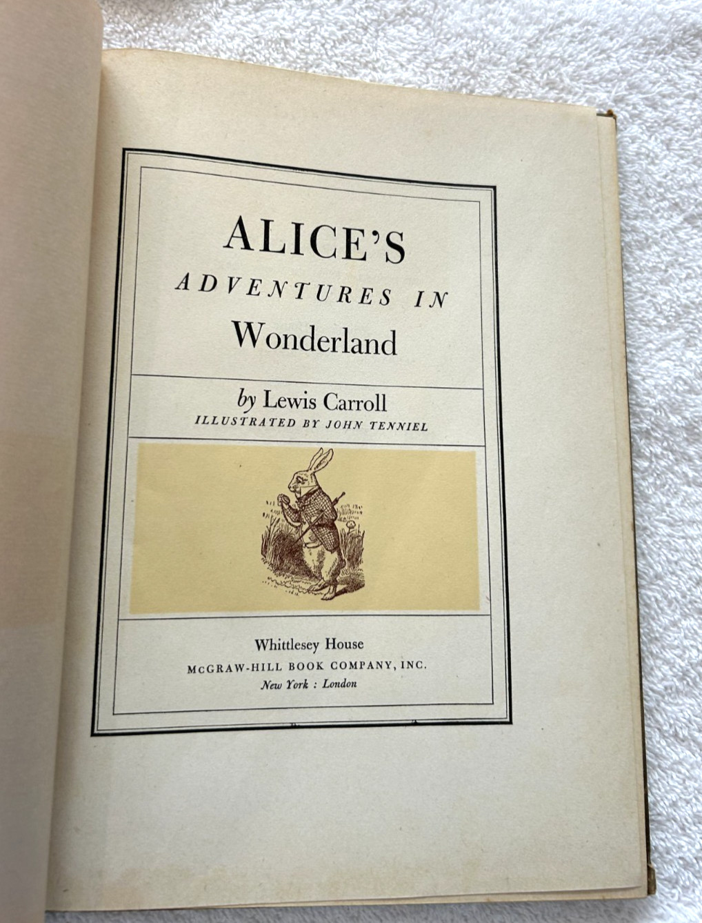 ALICE’S ADVENTURES IN WONDERLAND hcdj 1948 Lewis Carroll John Tenniel $1.25 dj