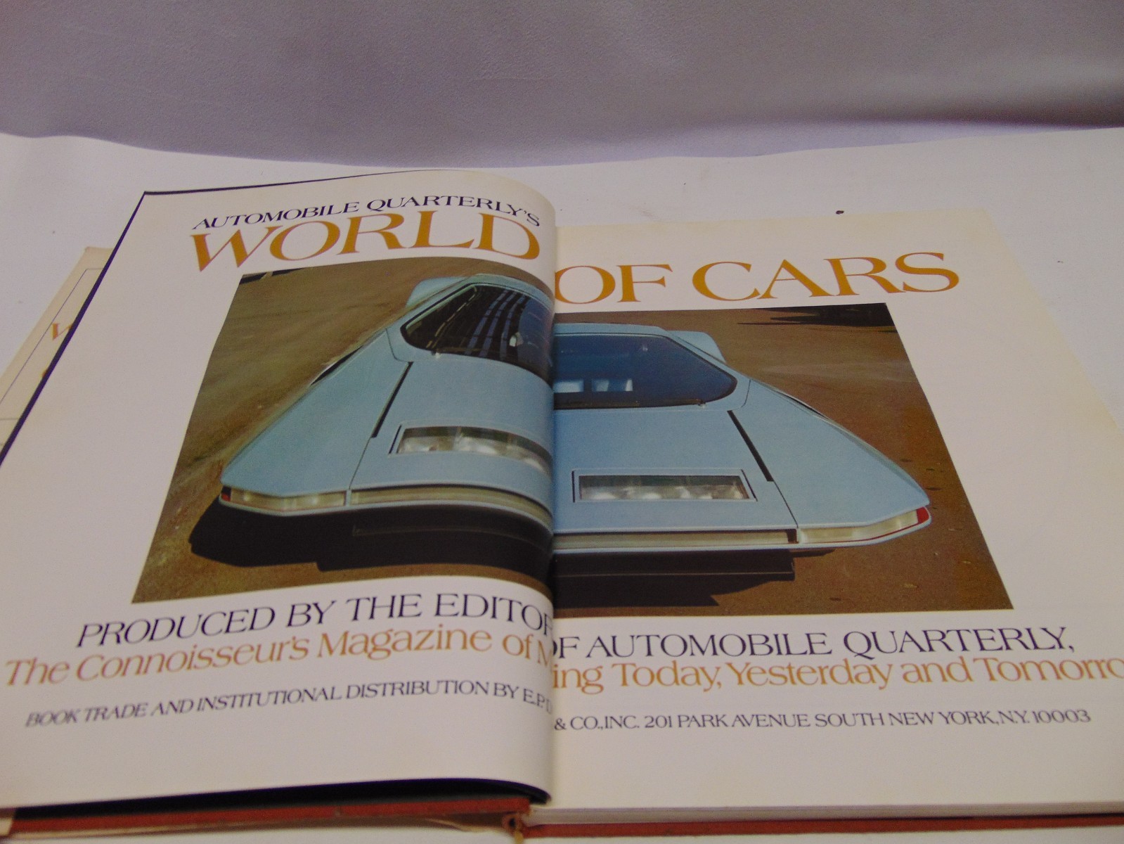 1971 Automobile’s Quarterly’s World of Cars hardcover book w/ jacket 223 pages