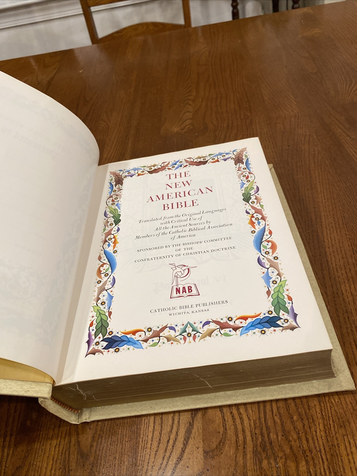 Large Holy Bible Fireside Family Edition Catholic NAB 1971-1972 VERY GOOD+