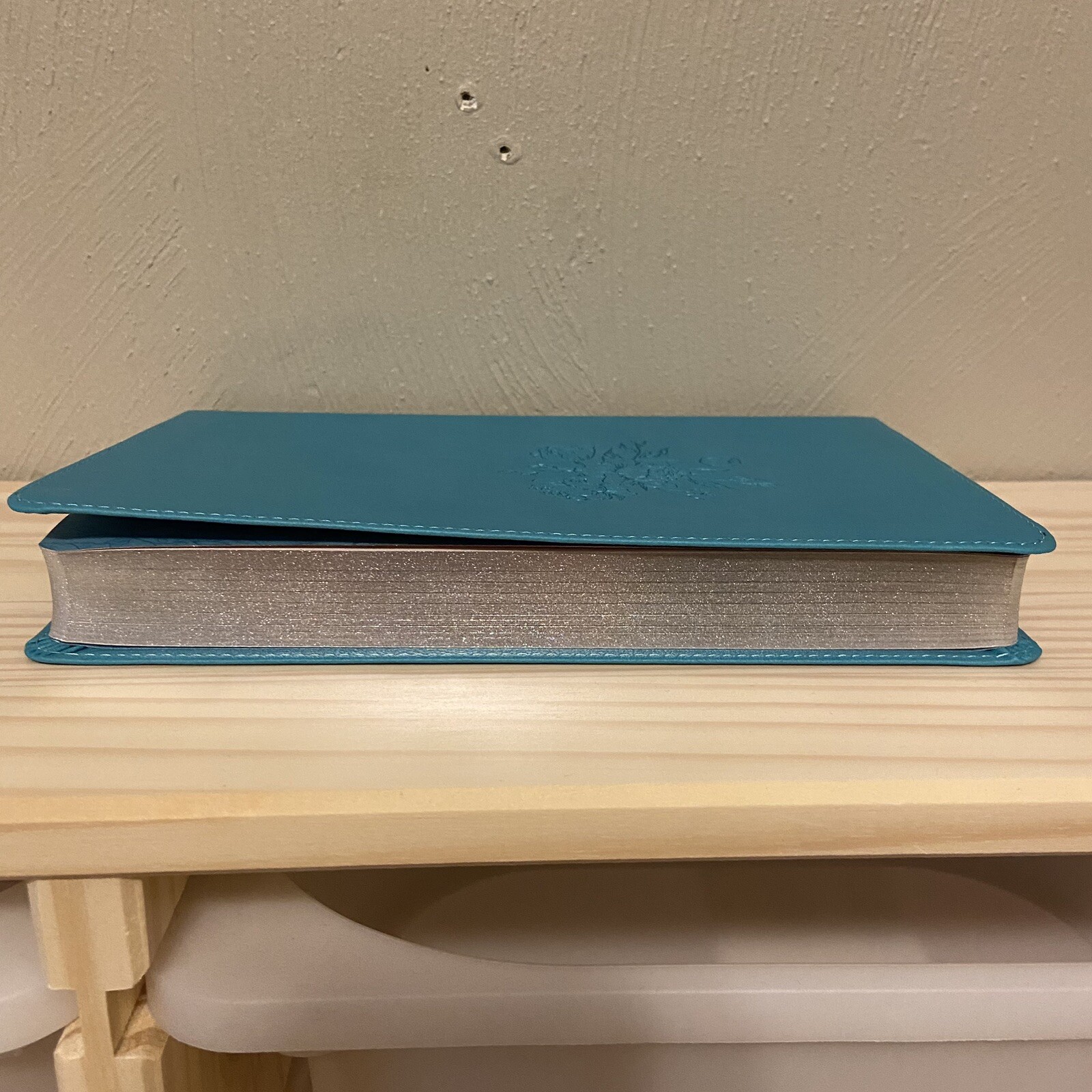 Bible The Busy Mom’s Bible Leathersoft BRAND NEW In Box Comfort Print : Daily