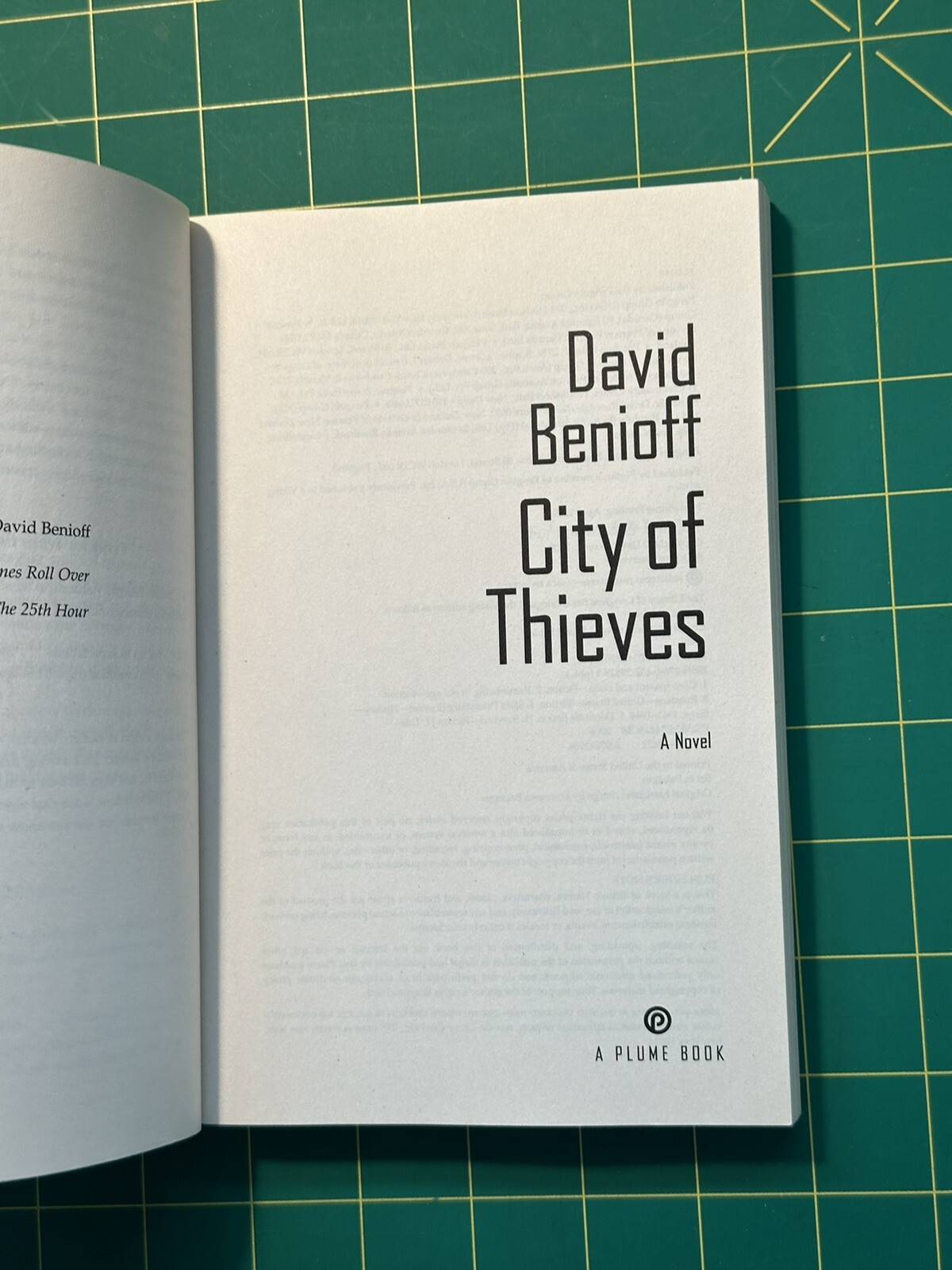 City of Thieves : A Novel by David Benioff (2009, Paperback)