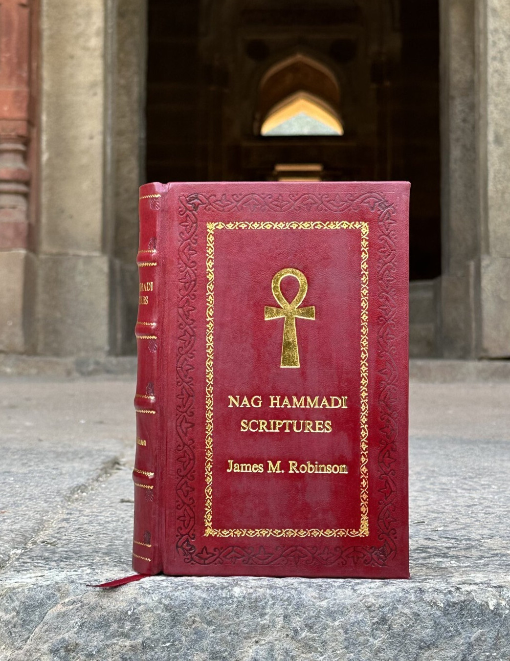 NAG HAMMADI SCRIPTURES [PREMIUM LEATHER BOUND]
