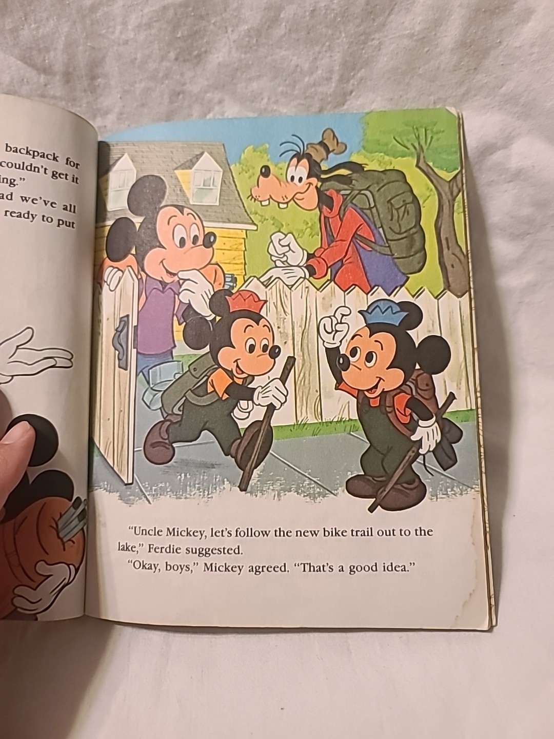 (D) Vintage 1978 A Little Golden Book Mickey Mouse And Goofy The Big Bear Scare