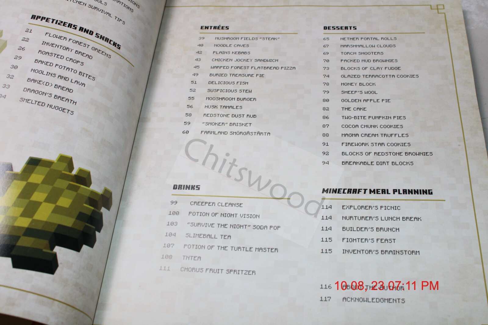 Minecraft: Gather, Cook, Eat! Official Cookbook by Tara Theoharis (2023,…