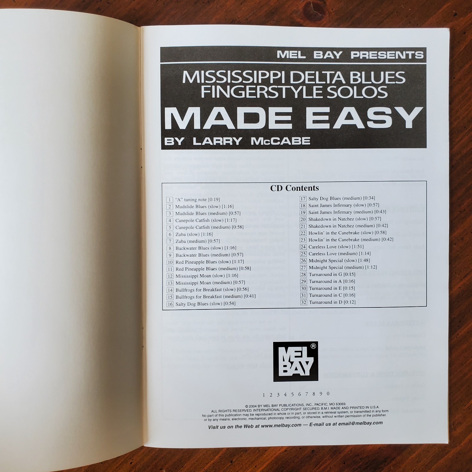 Mississippi Delta Blues Fingerstyle Solos Made Easy by Larry McCabe w/ CD, VG!