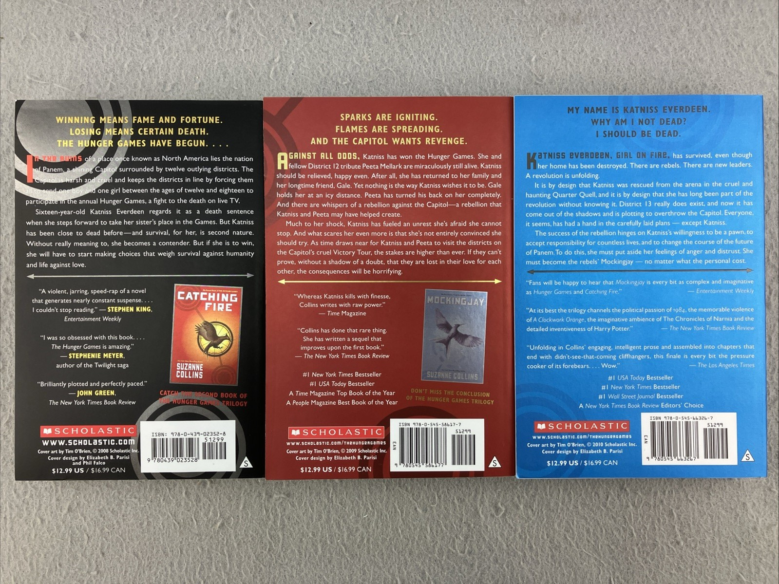 Hunger Games Trilogy Boxed Set Suzanne Collins Paperback 1-3 Volumes Slipcase