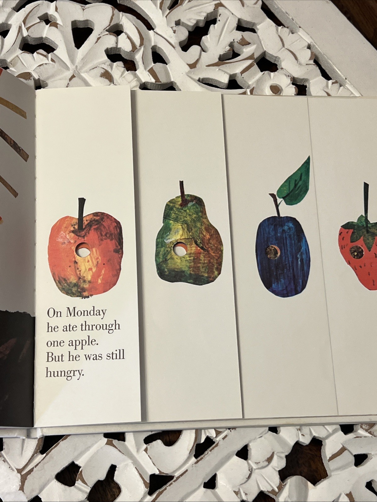 Very Hungry Caterpillar Eric Carle First Philomel Edition Reinforced HCDJ 1981
