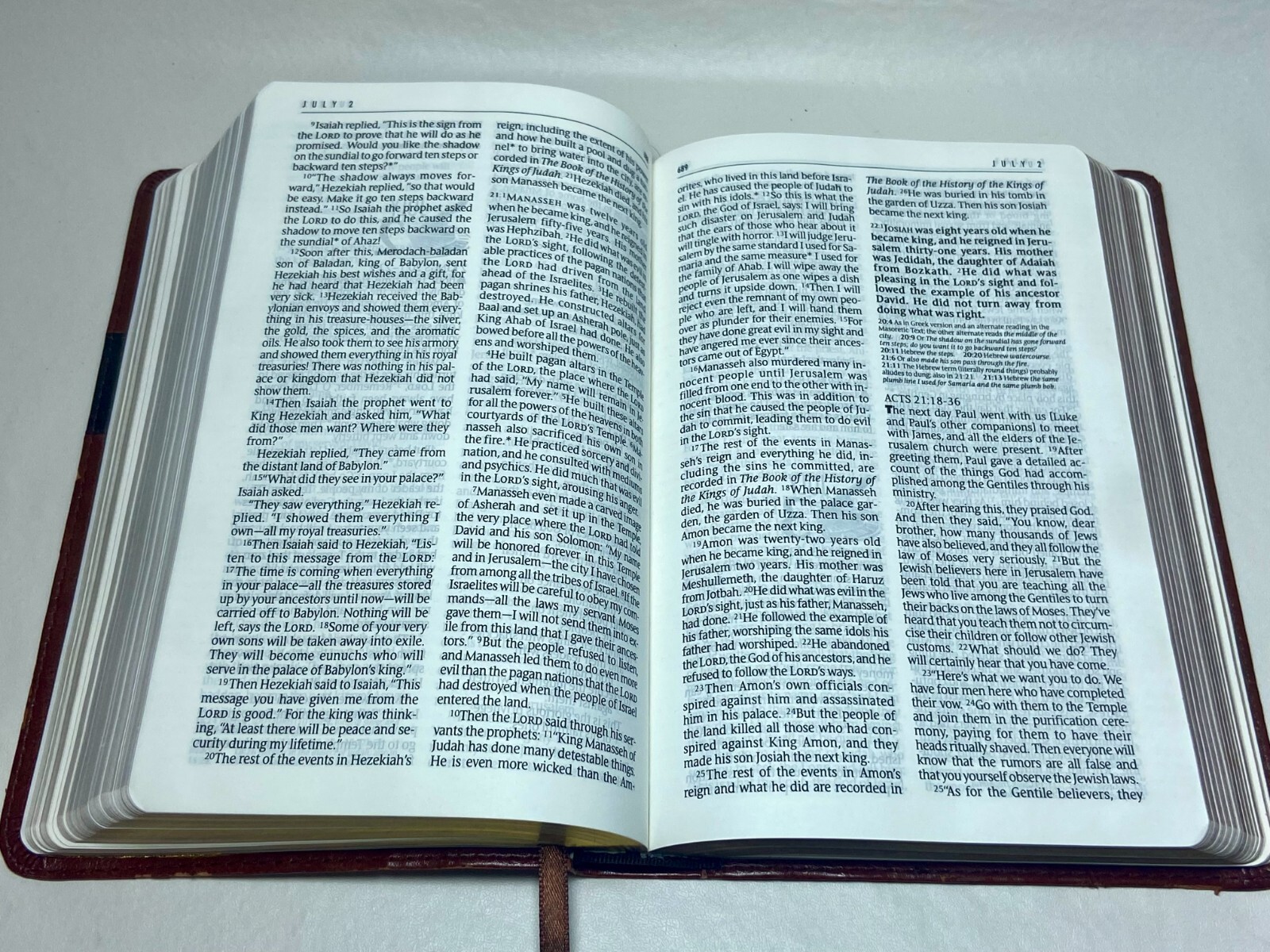 One Year Bible by Tyndale House Publishers Staff 2004, Imitation Leather
