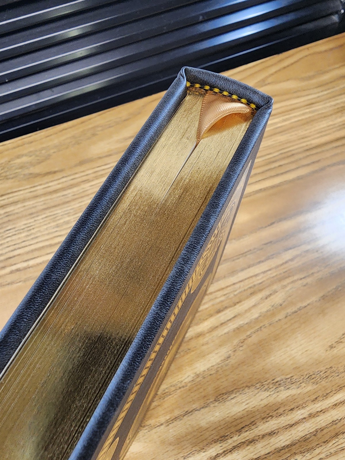 The Alloy Of Law by Brandon Sanderson – Leatherbound – Signed – Mint
