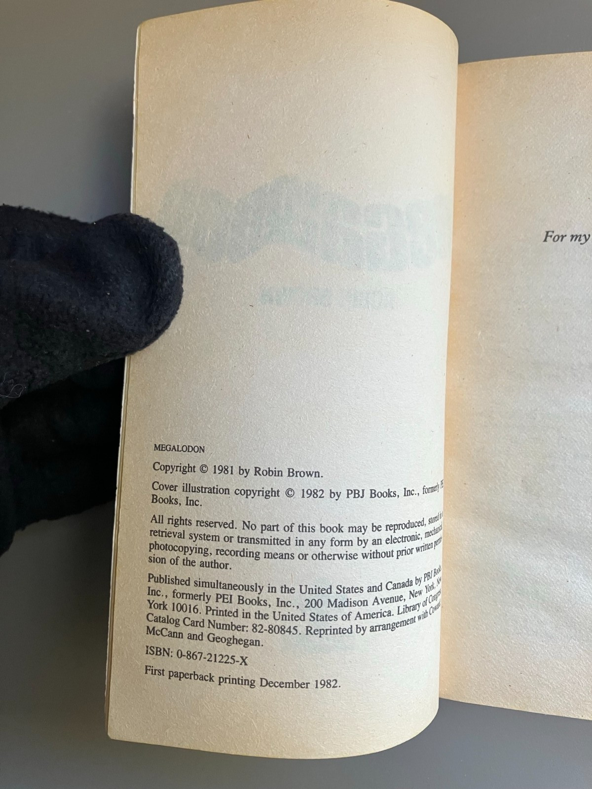 Megalodon PB by Robin Brown in Good condition 1982