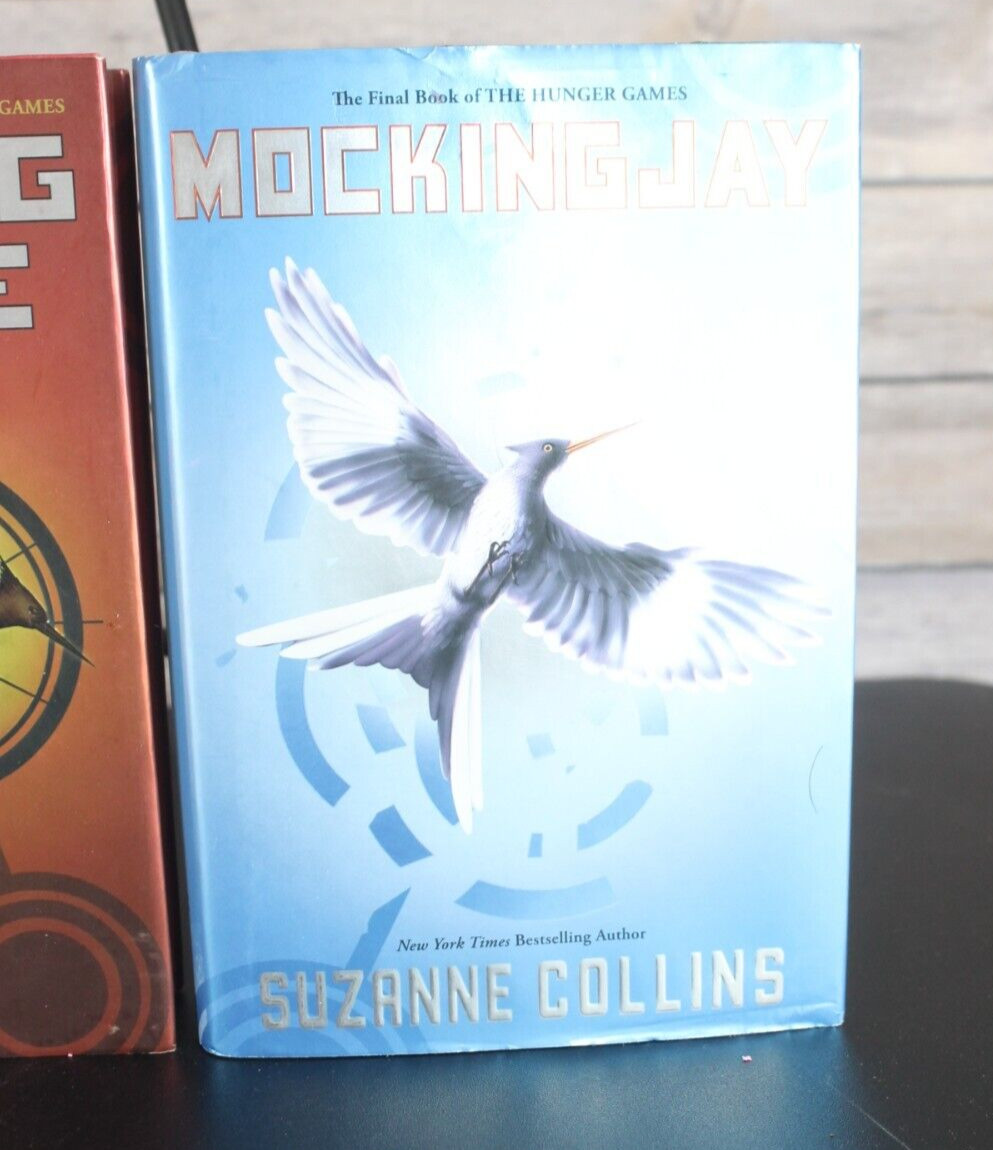 The Hunger Games Trilogy Set Suzanne Collins Paperback & Hardcover- DJ- VG
