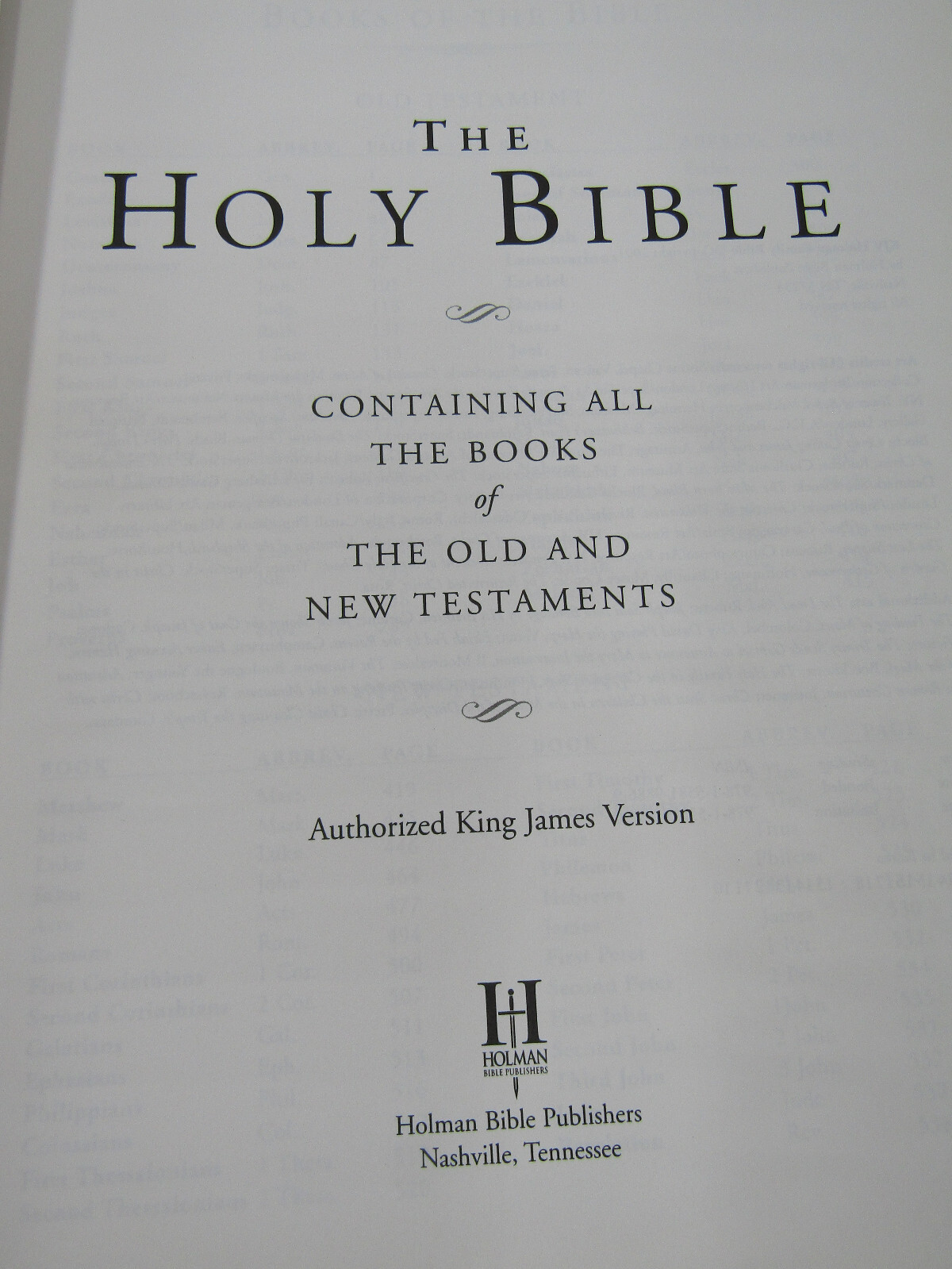 KJV Family Bible, Deluxe White Bonded Leather-Over-Board, Red Letter