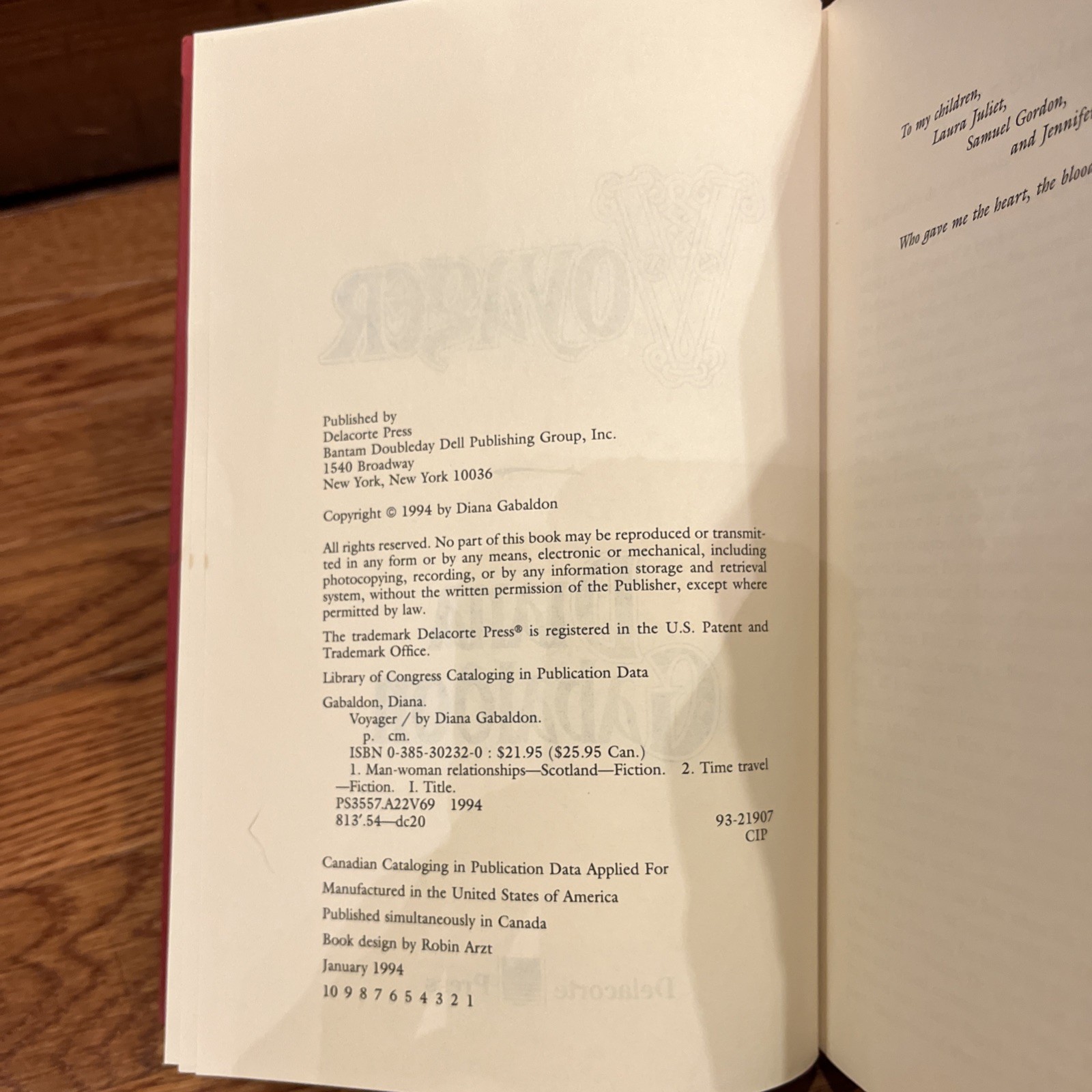 Diana Gabaldon – FLAT SIGNED BP – Voyager 1st/1st – Outlander Book 3 – FREE SHIP