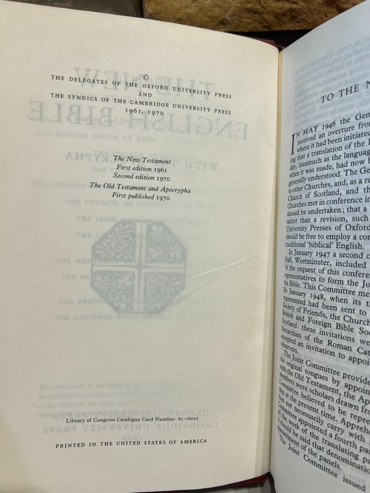 The New English Bible with the Apocrypha Oxford Cambridge 1970 Second Ed HCDJ