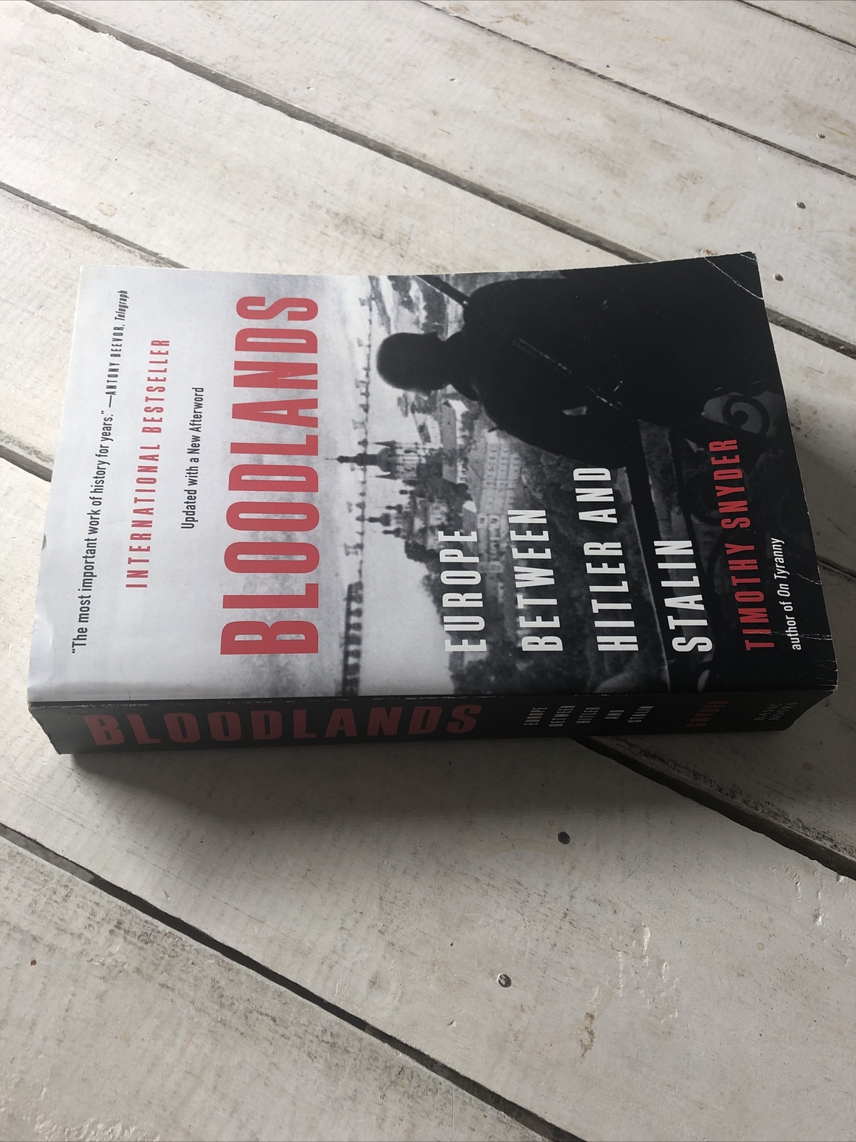 Bloodlands Europe Between Hitler and Stalin Timothy Snyder Paperback 2022
