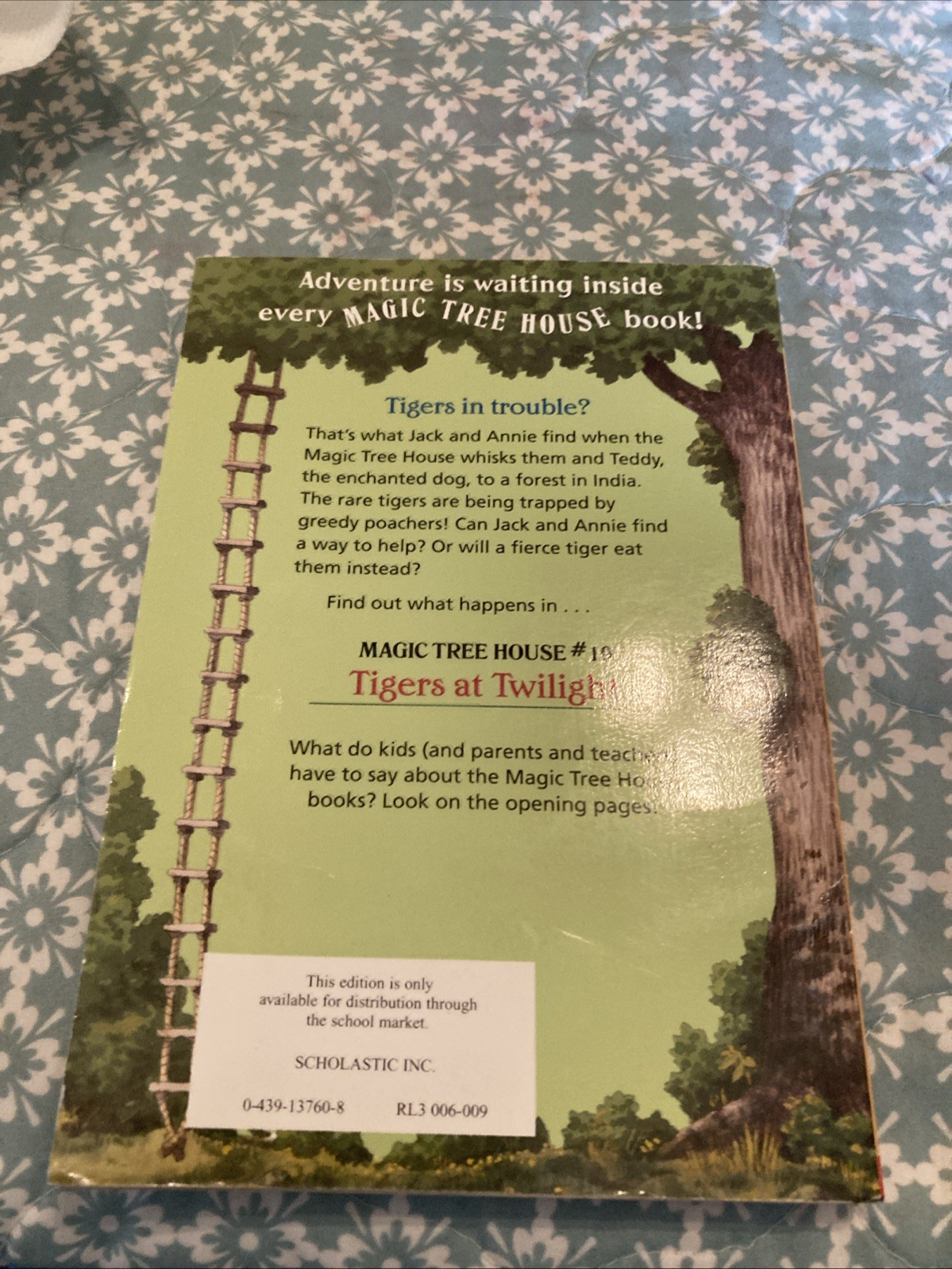 Tigers at Twilight (Magic Tree House Series #19) by Mary Pope Osborne