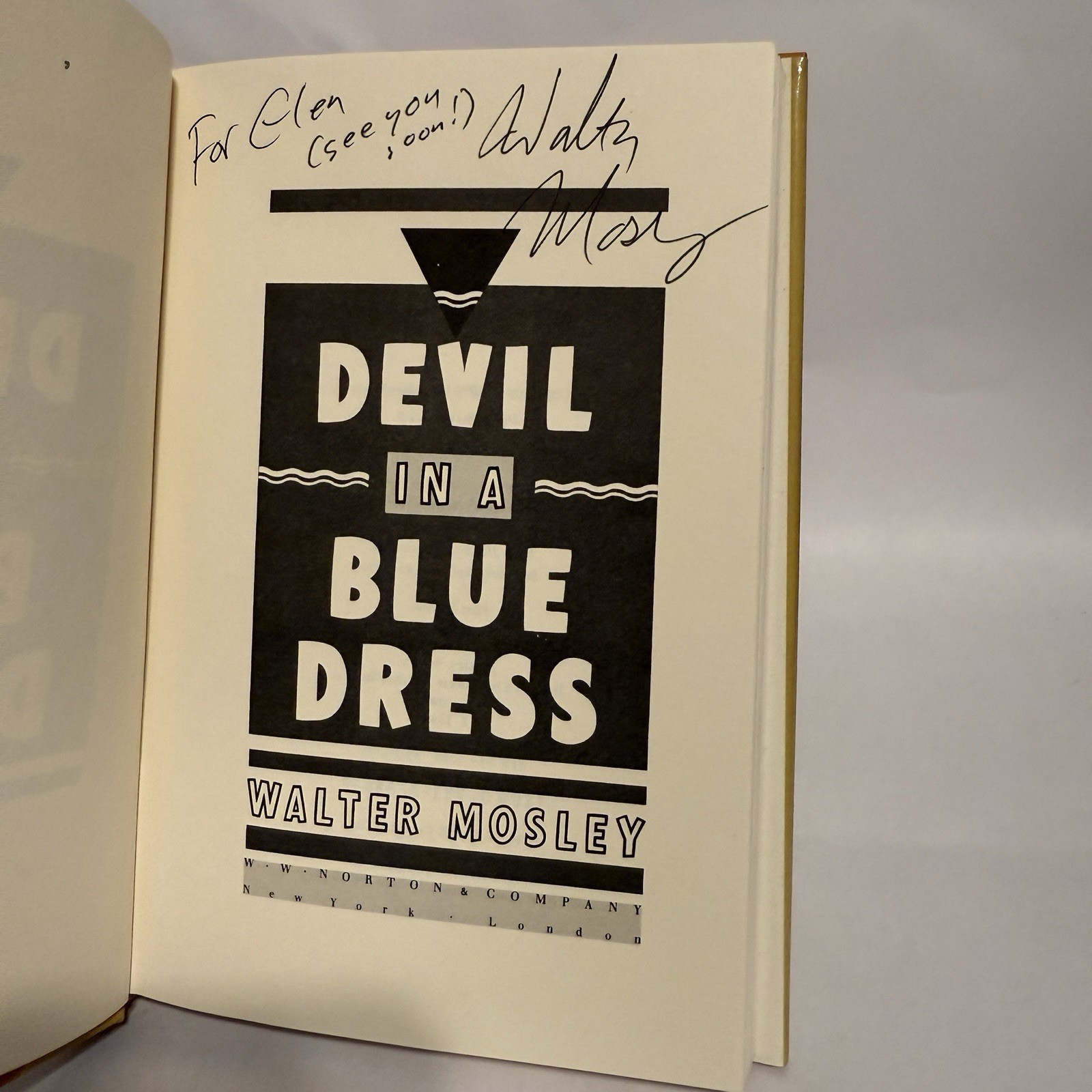 Walter Mosley DEVIL IN A BLUE DRESS Signed 1st Edition 1990 / JLG