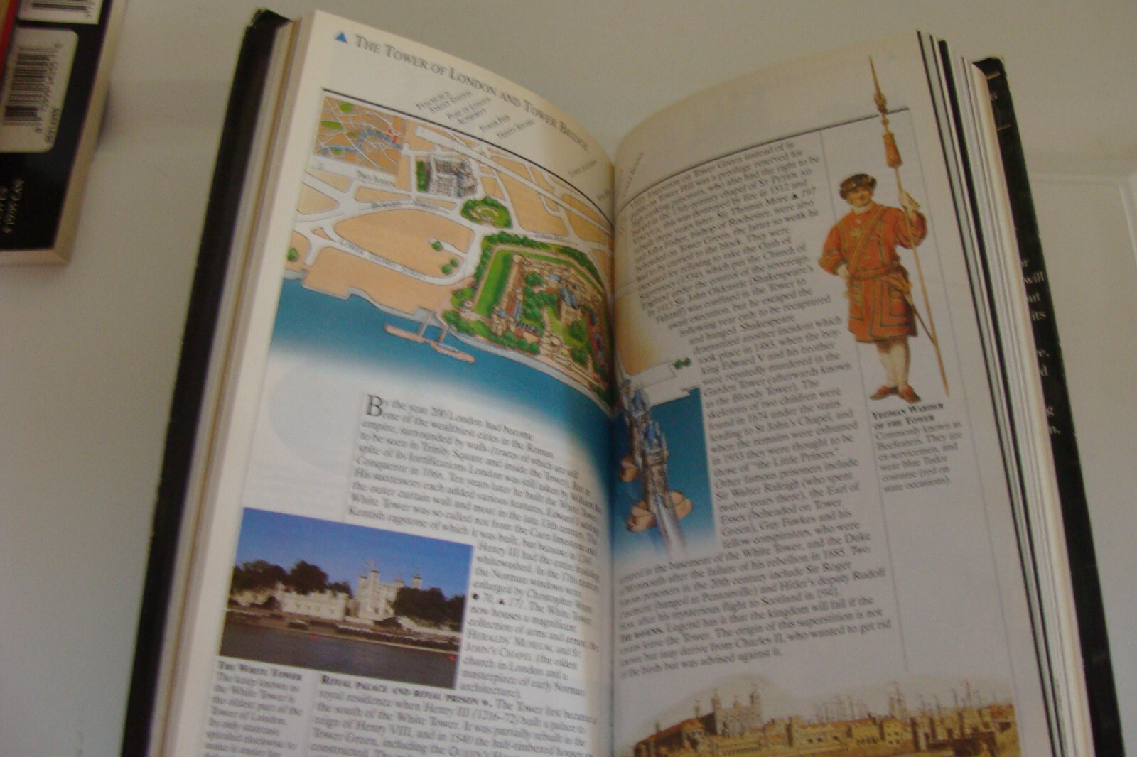 London by Knopf Guides and Knopf Guides Staff 1996 476 pages softcover