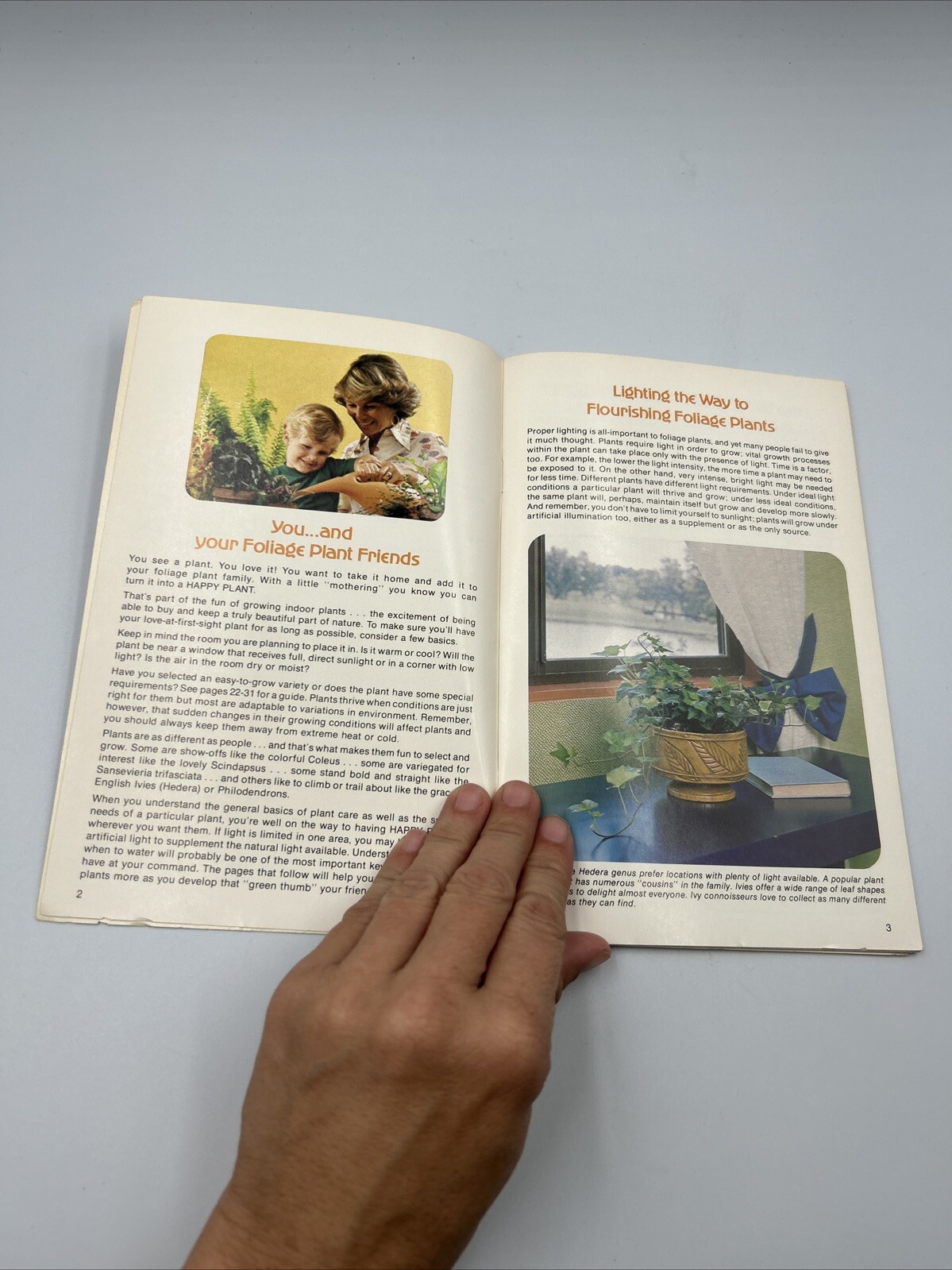 Living With Happy Plants Reference Guide Booklet + Color Photos 34 Pages B2-B2