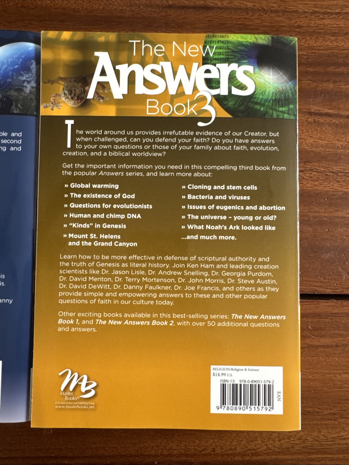 The New Answers Books 1-3: Over 25-35 Questions on Creation/Evolution and the…
