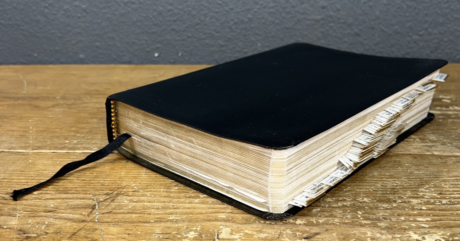 NKJV Study Bible, Premium Bonded Leather, Black, Comfort Print: The Complete Re,