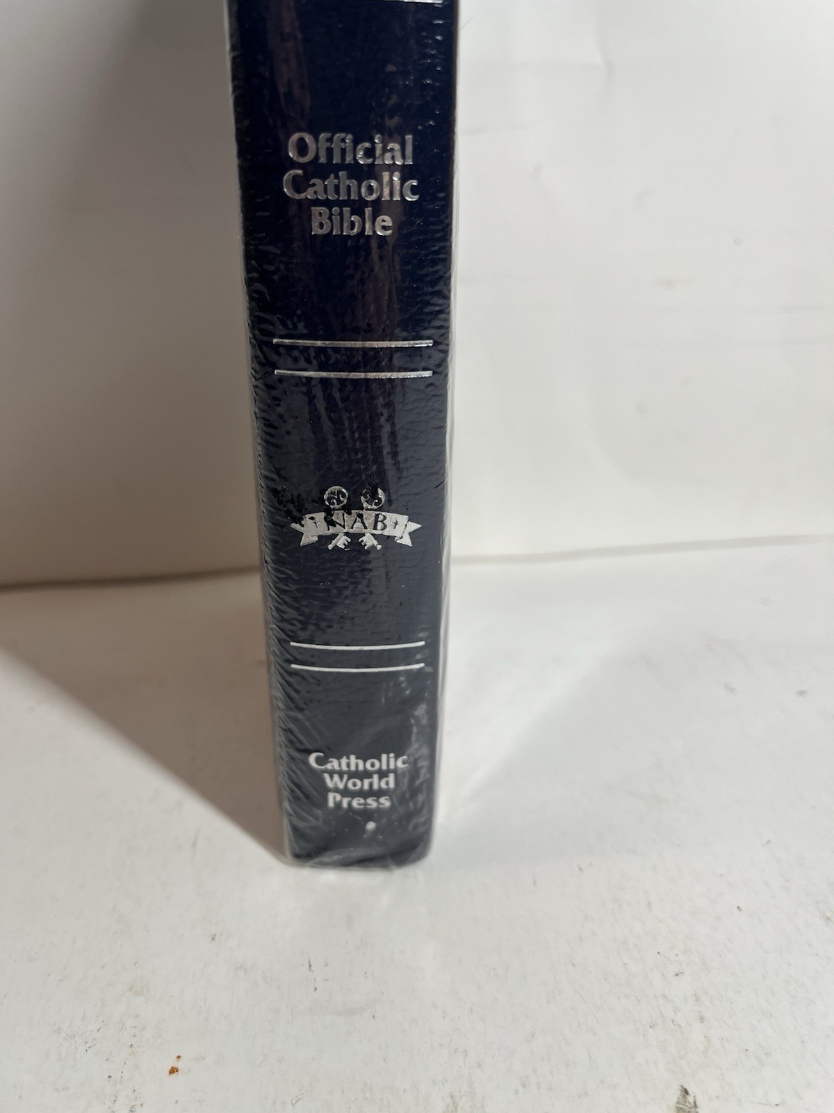 THE NEW AMERICAN BIBLE Official Catholic Bible By World Catholic Press BRAND NEW