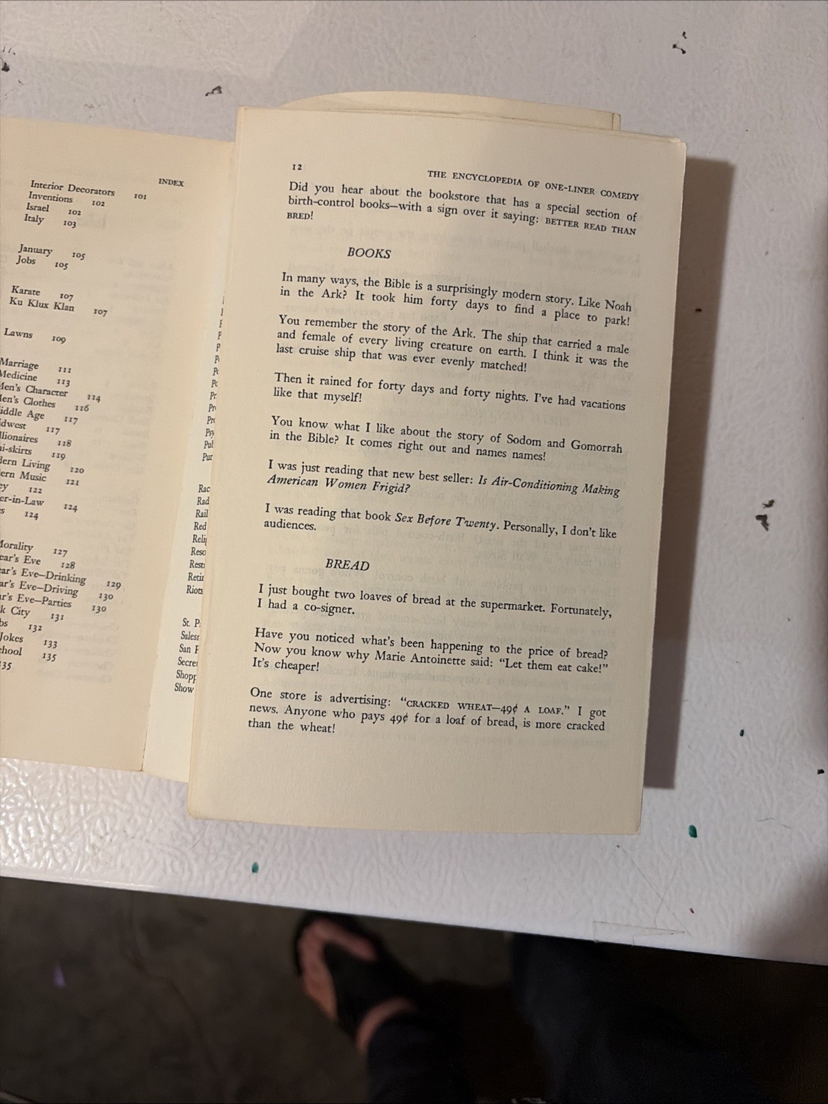2,000 Sure-Fire Jokes for Speakers : The Encyclopedia of One-Liner Comedy