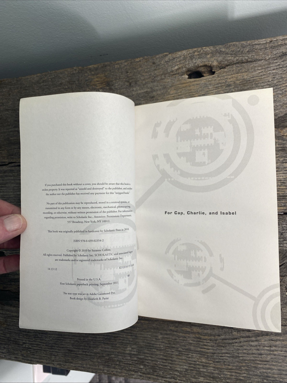Mockingjay by Suzanne Collins (Trade Paperback)