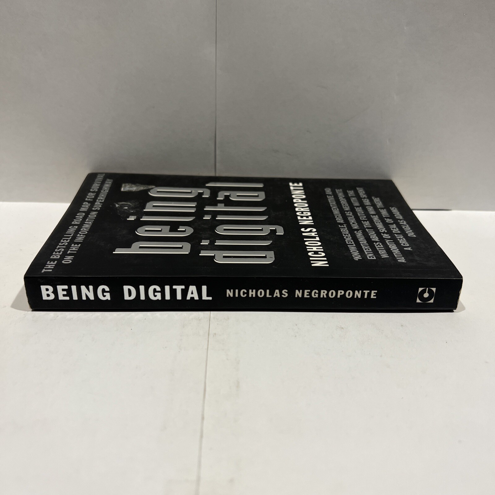 Being Digital By Nicholas Negroponte. 9780340645253