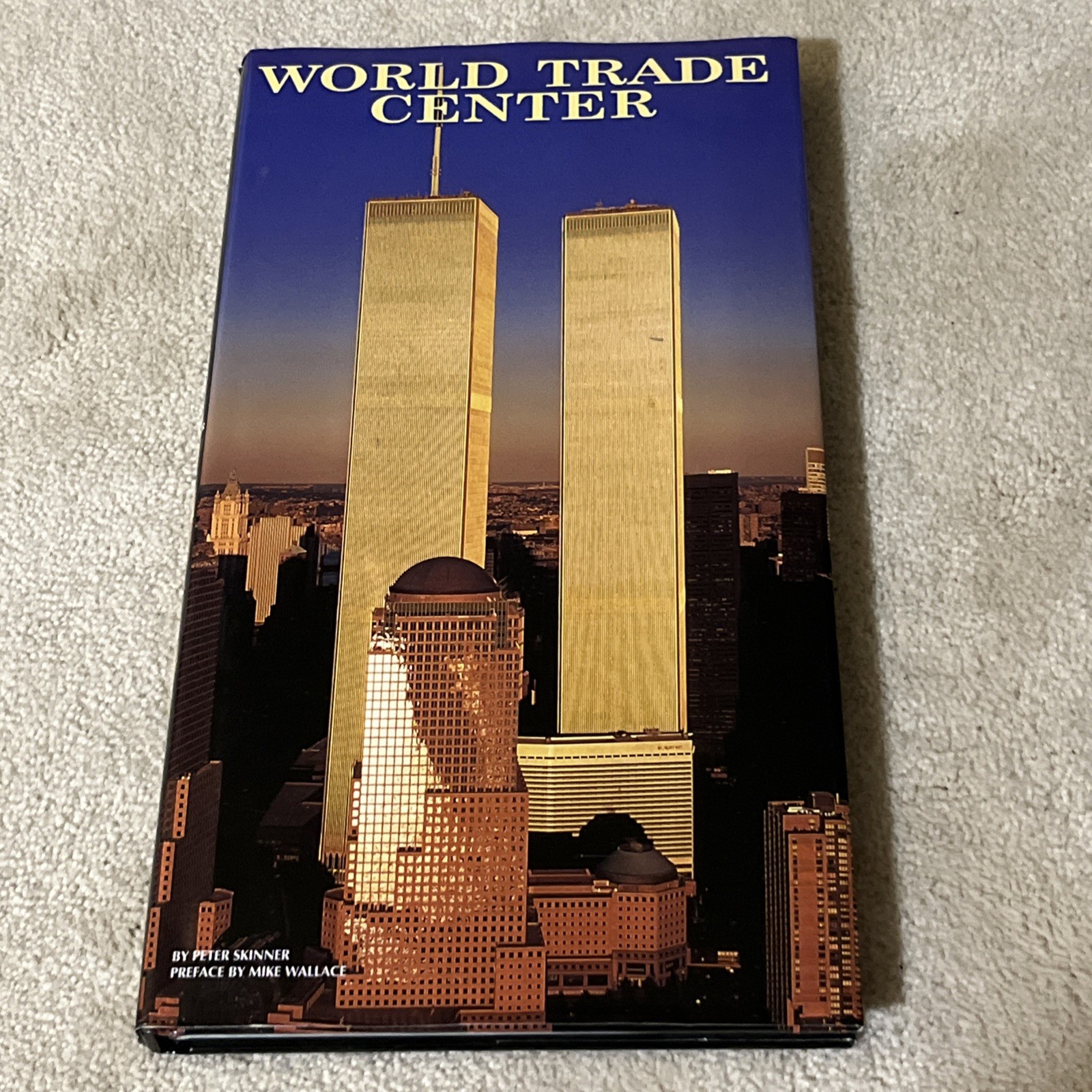 World Trade Center Oversized ( Tall ) HC Book Photos 9/11 Foldout Pages EXC Cond