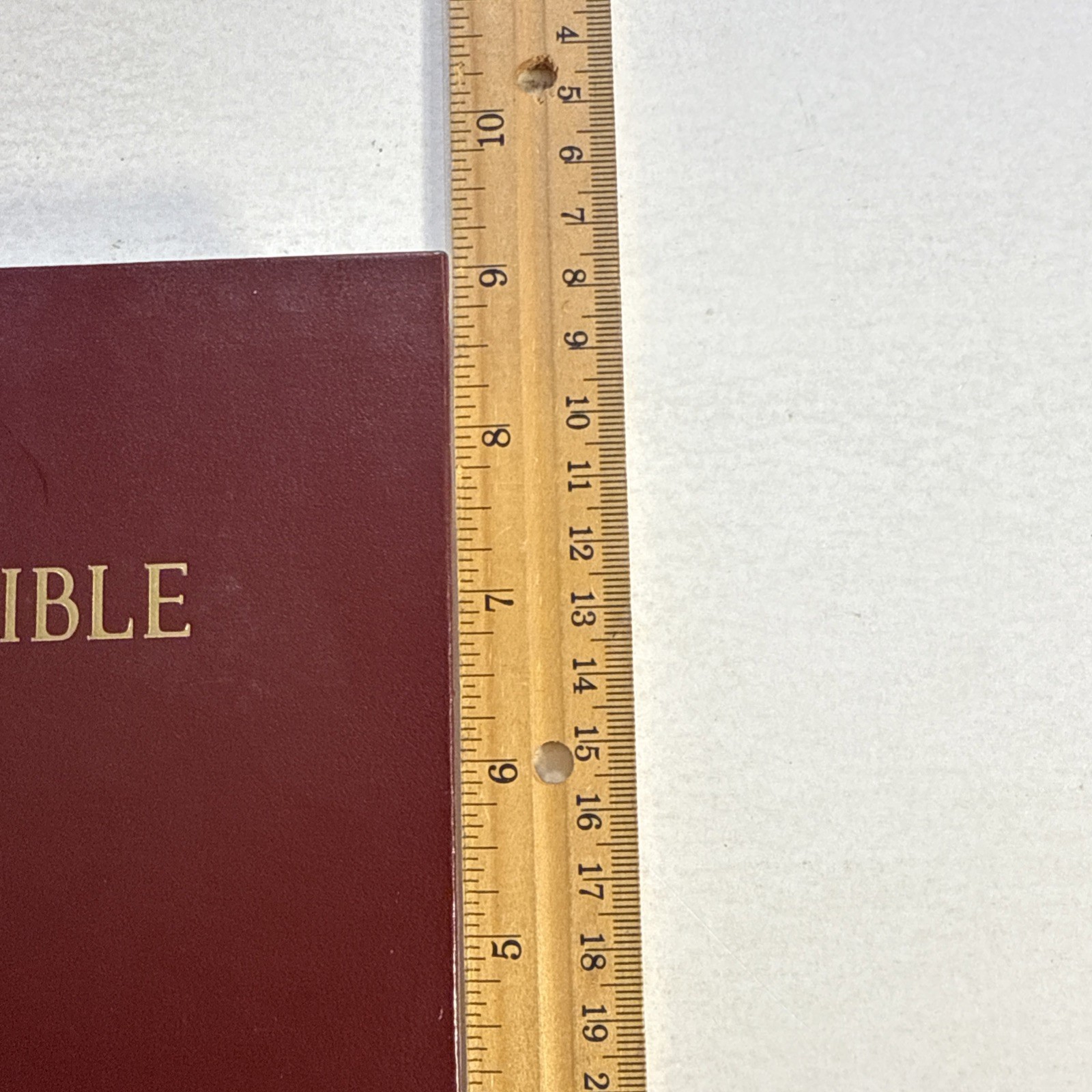 PEW HOLY BIBLE NRSV Hendrickson Hardcover Burgundy Church 1989 Study vintage
