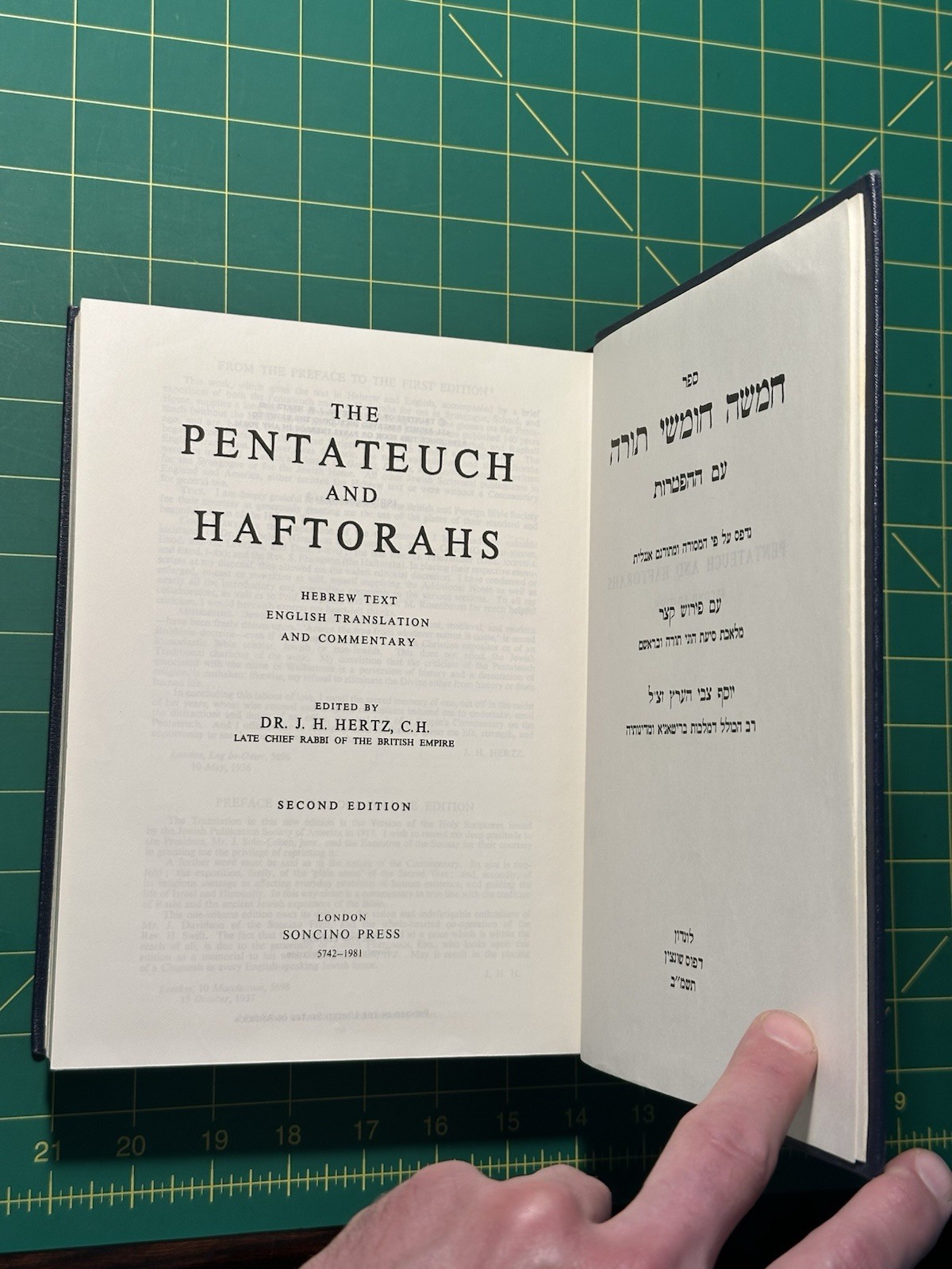 The Pentateuch and Haftorahs (Hebrew/Englsih) by J.H. Hertz 2nd edition