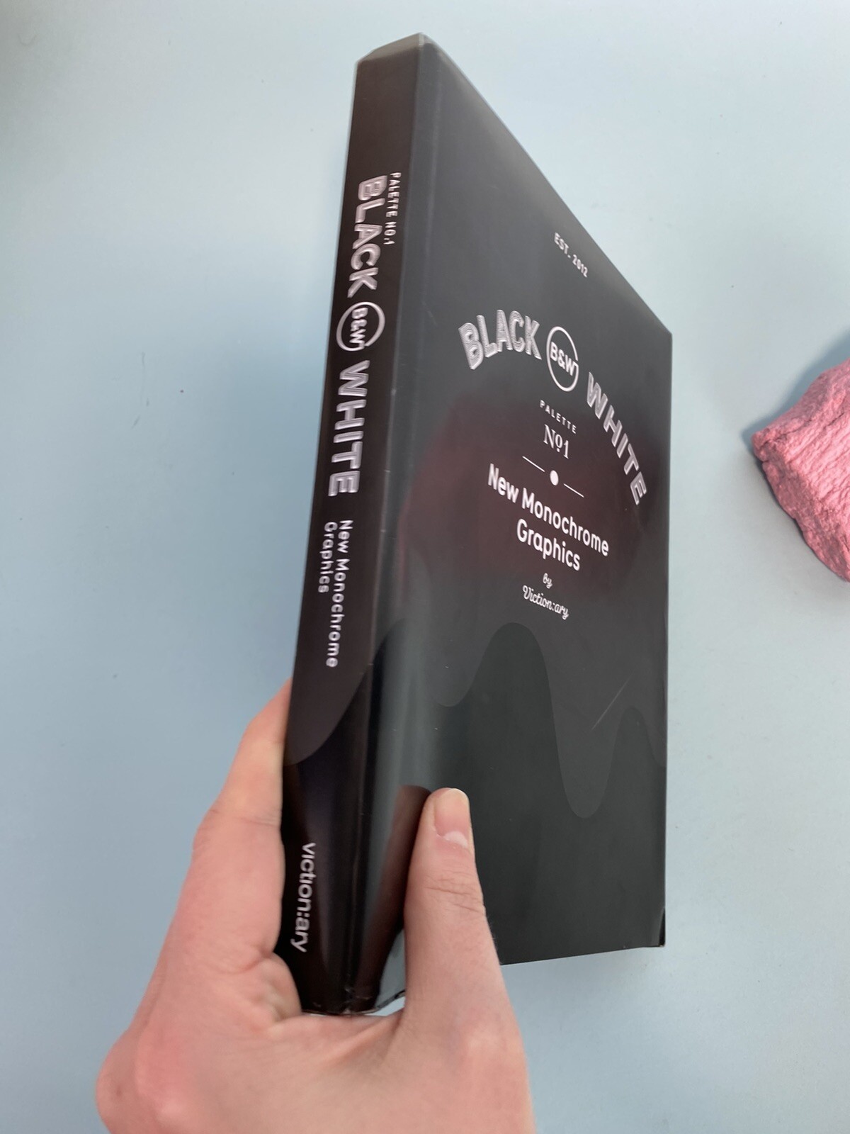 Palette, No. 1: Black & White: New Monochrome Graphics [Palette, 01] , paperback