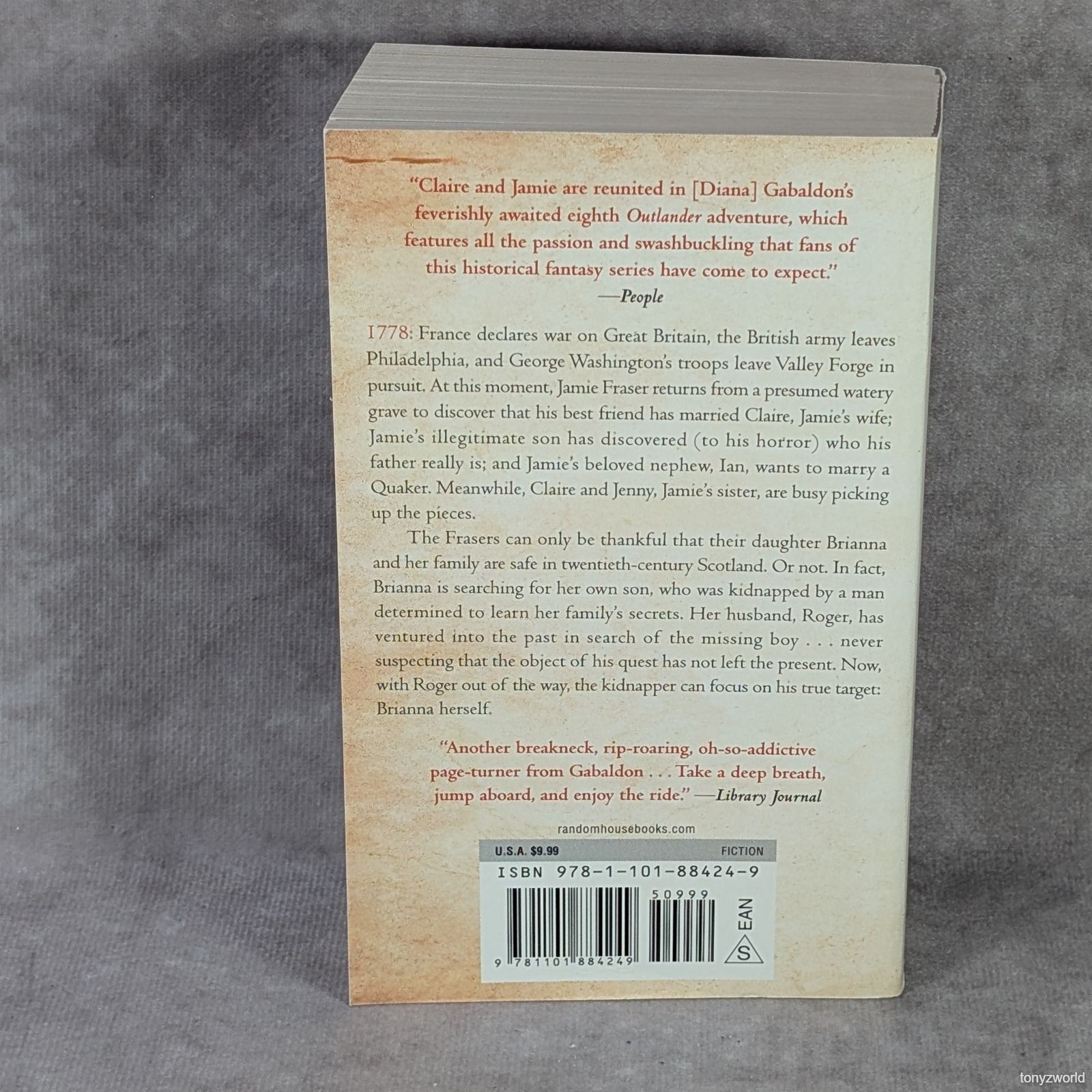 Lot of 8 Diana Gabaldon Paperback Books Outlander Voyager Drums of Autumn