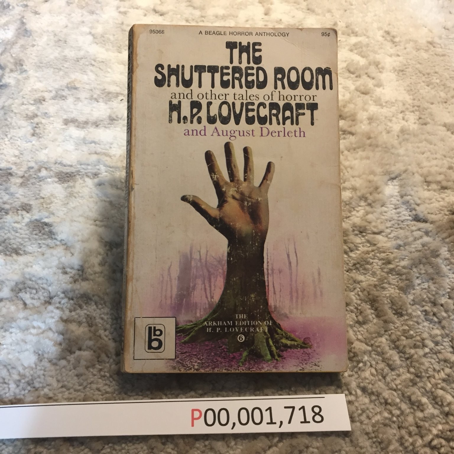 The Shuttered Room H.P. Lovecraft 1971 Weird Fiction Cosmic Horror Beagle Books