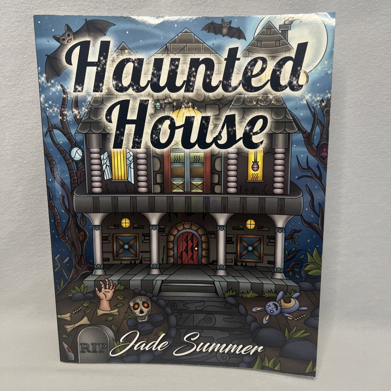 Haunted House : An Adult Coloring Book with Gothic Room Designs, Halloween… B6