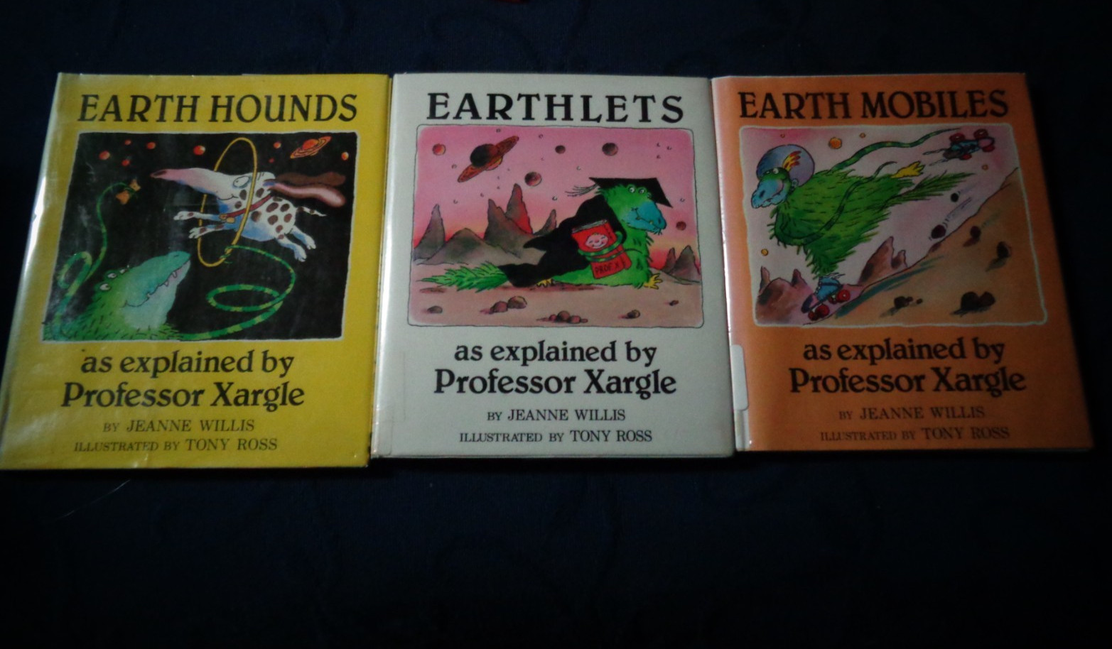 JEANNE WILLIS -3 books – EARTH HOUNDS, EARTHLETS, EARTH MOBILES – Pro. Xargle