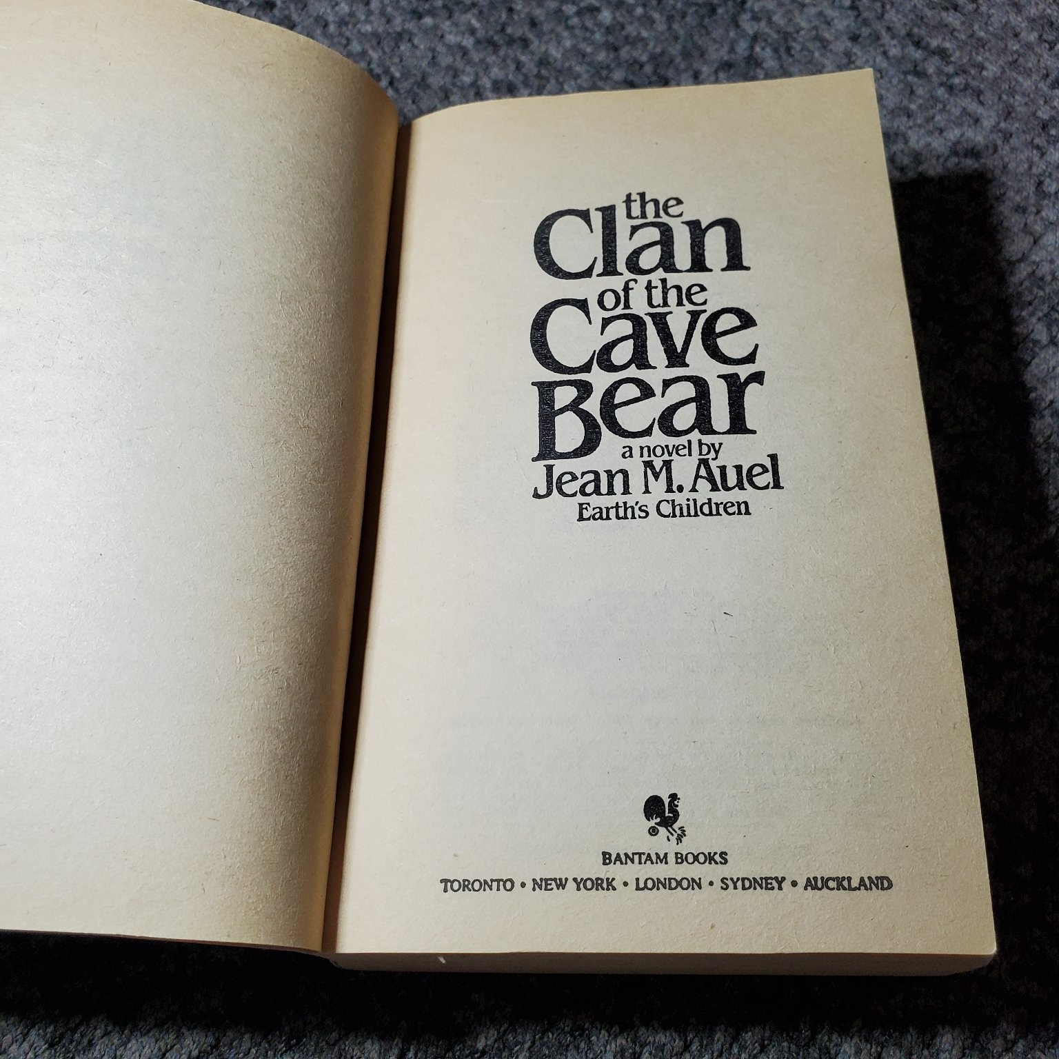 The Clan of the Cave Bear Jean M. Auel 1983 Earth’s Children Prehistoric Bantam