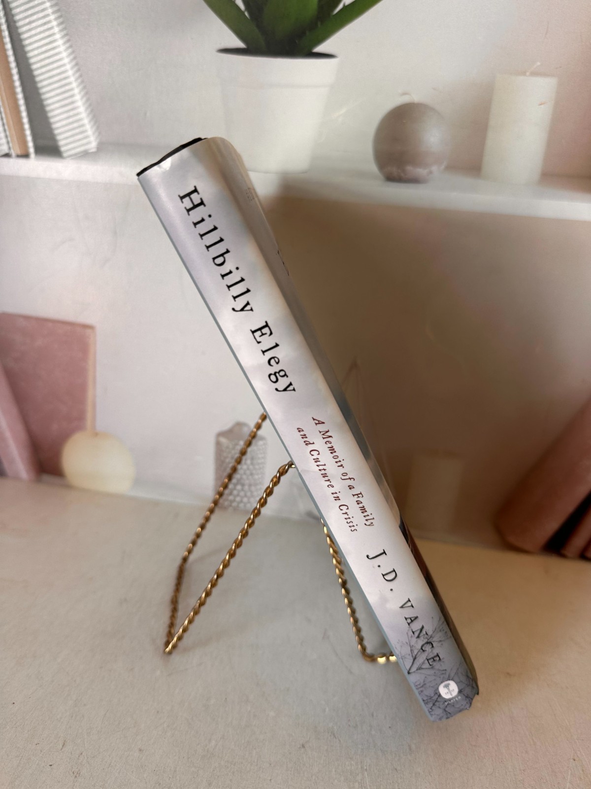 Hillbilly Elegy : A Memoir of a Family and Culture in Crisis by J. D. Vance 2016